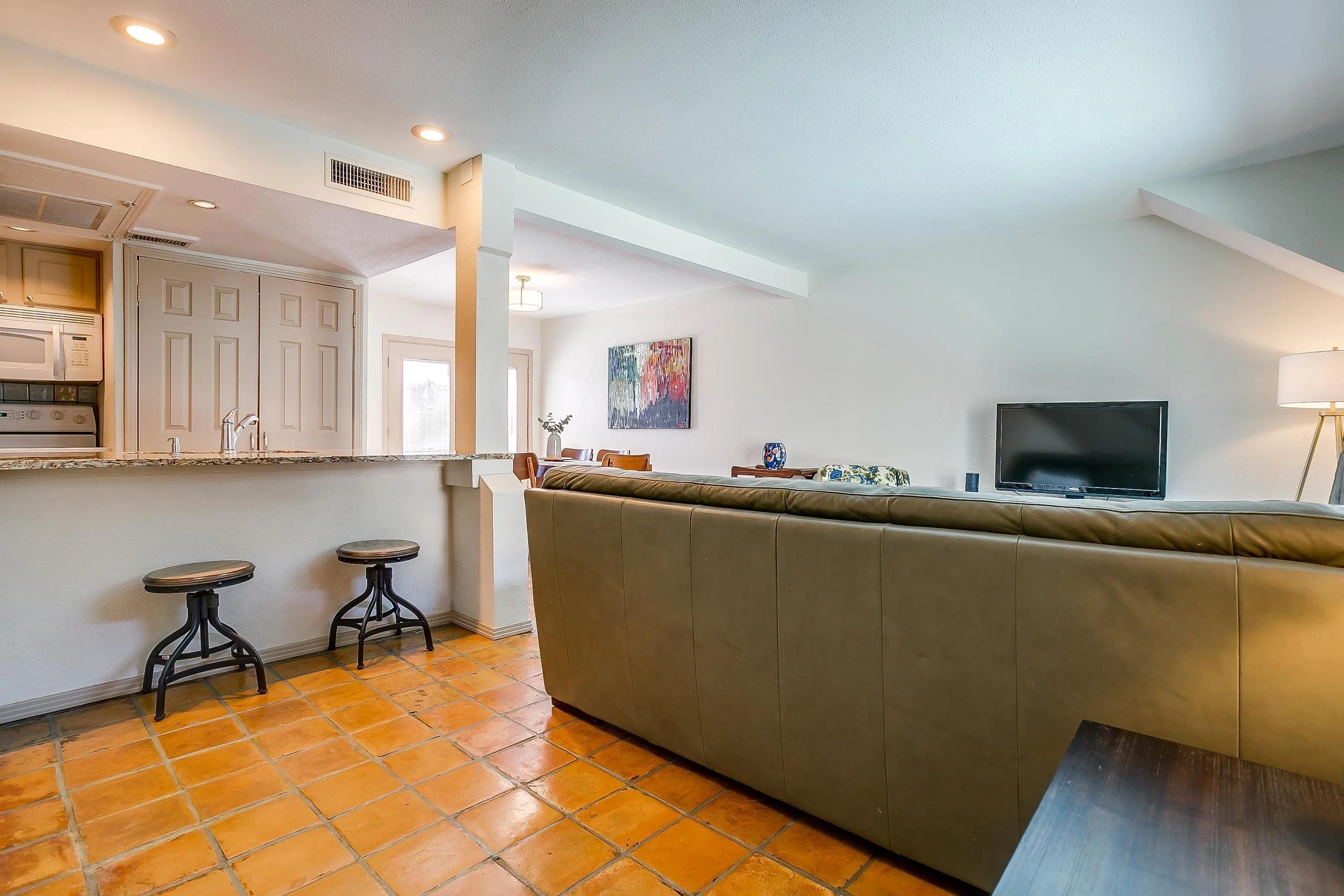 2710 Douglas Ave. (8 of 43).jpg