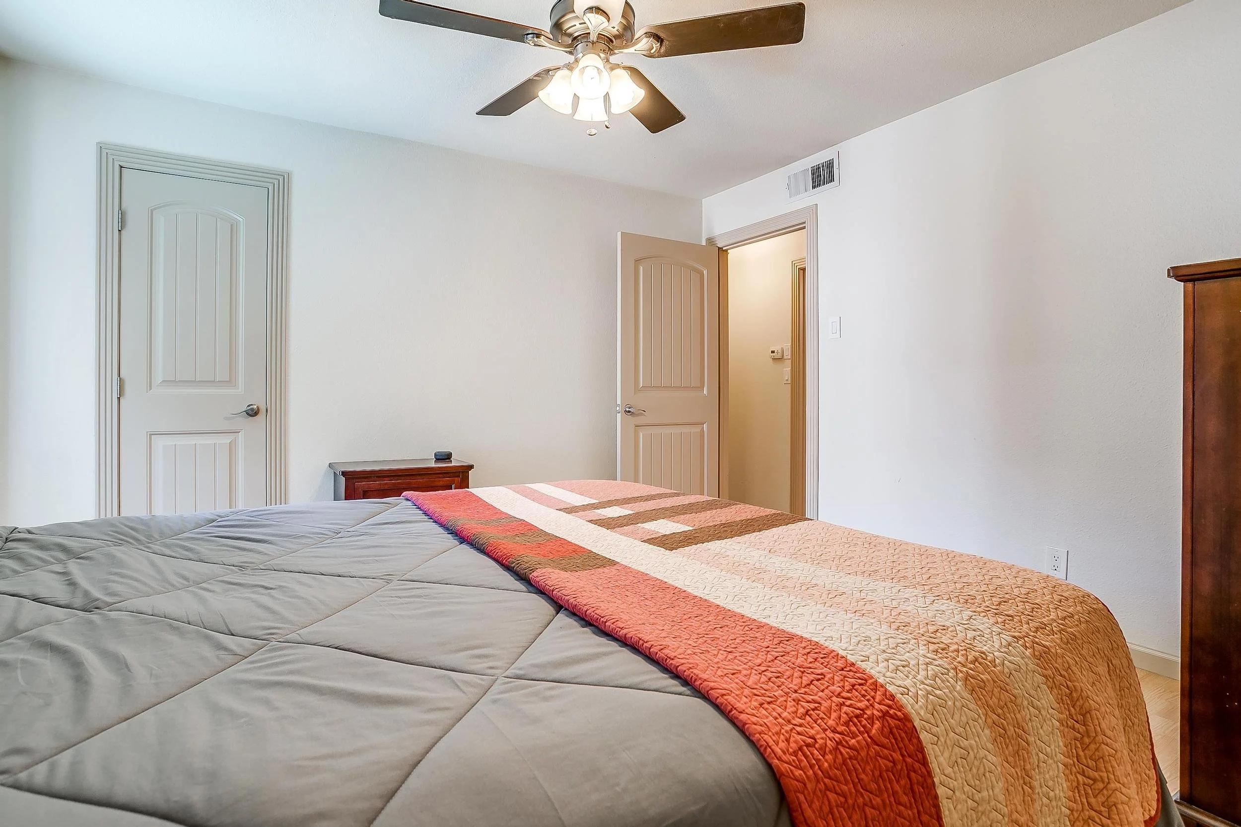 2710 Douglas Ave. (28 of 43).jpg