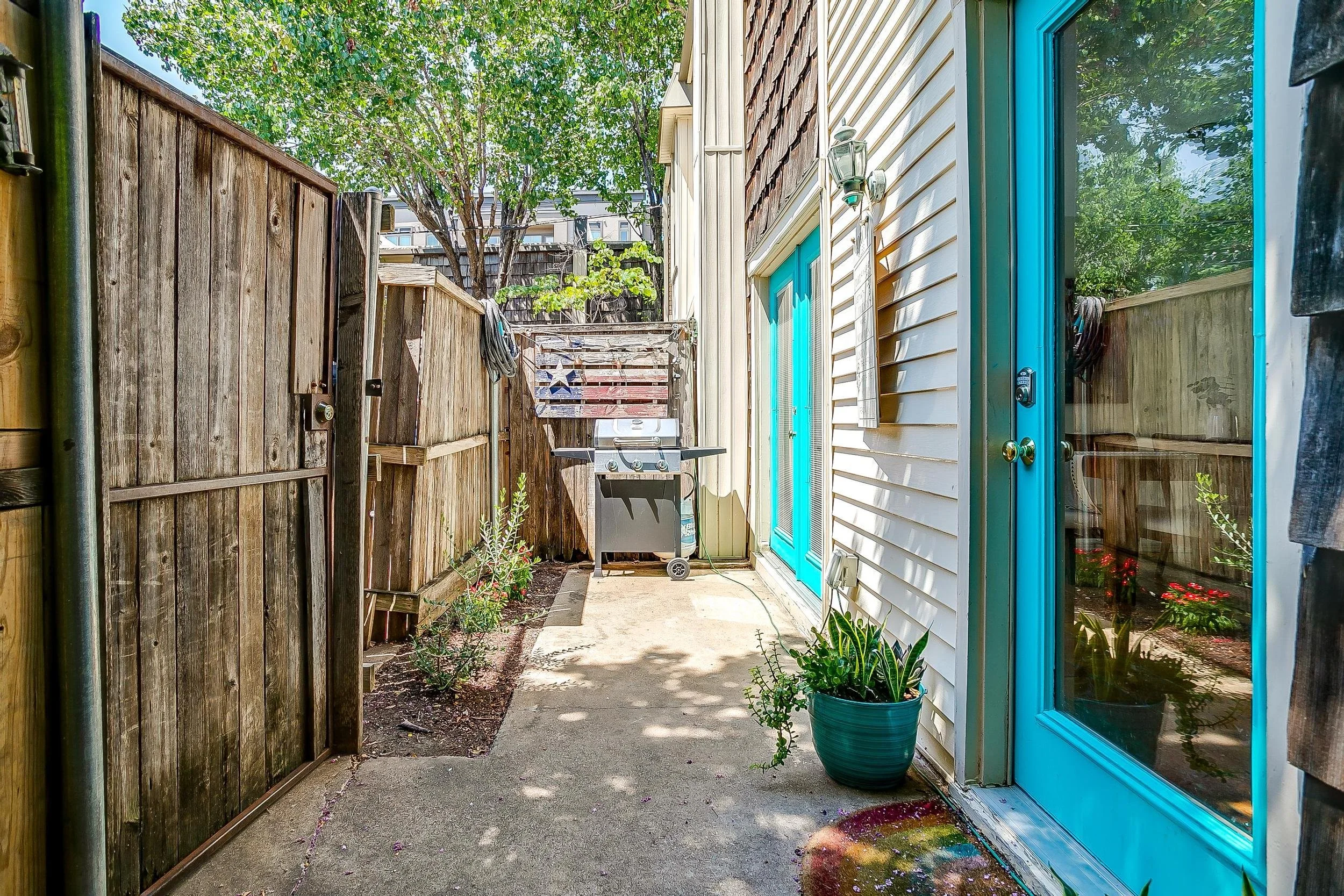 2710 Douglas Ave. (39 of 43).jpg