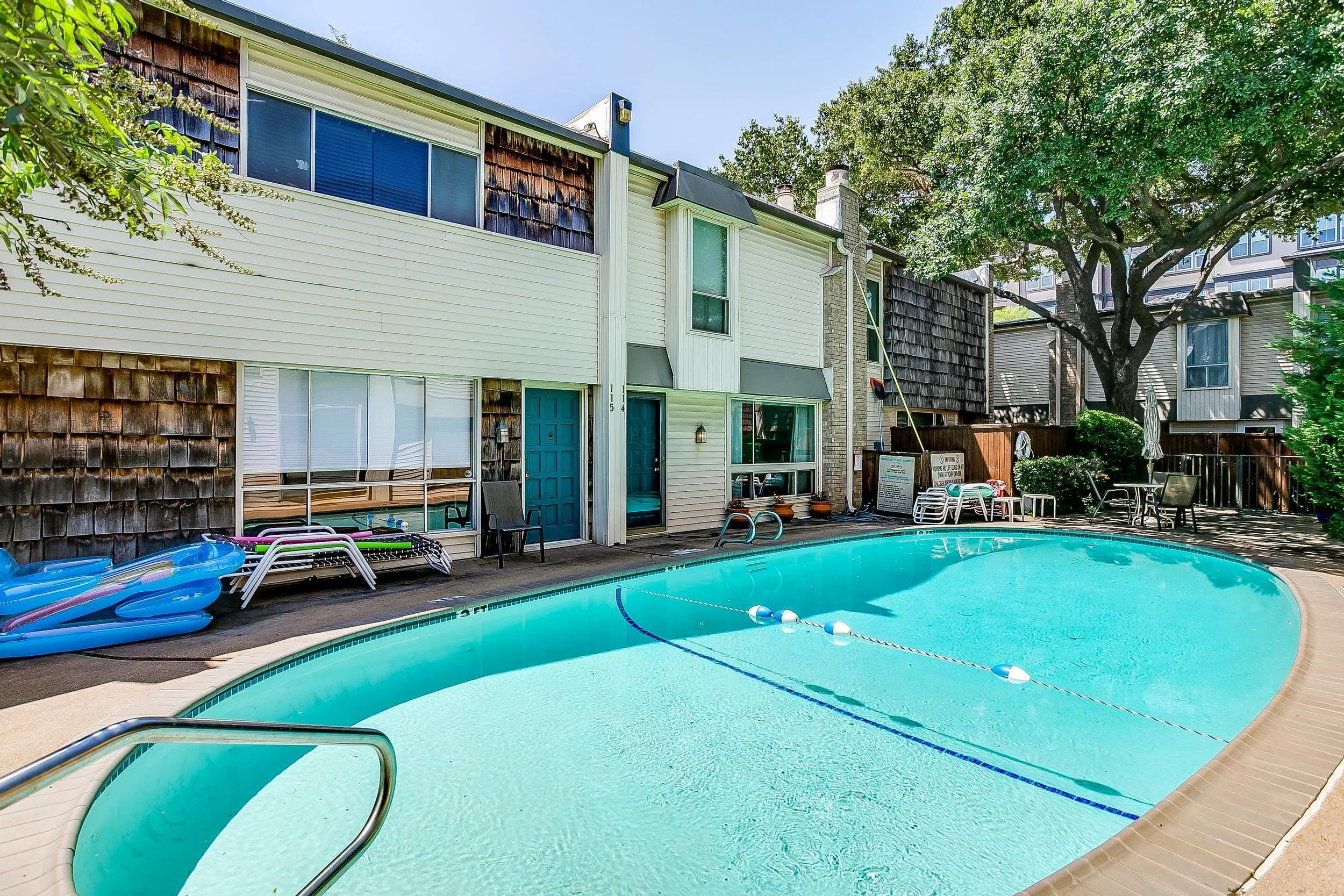2710 Douglas Ave. (42 of 43).jpg