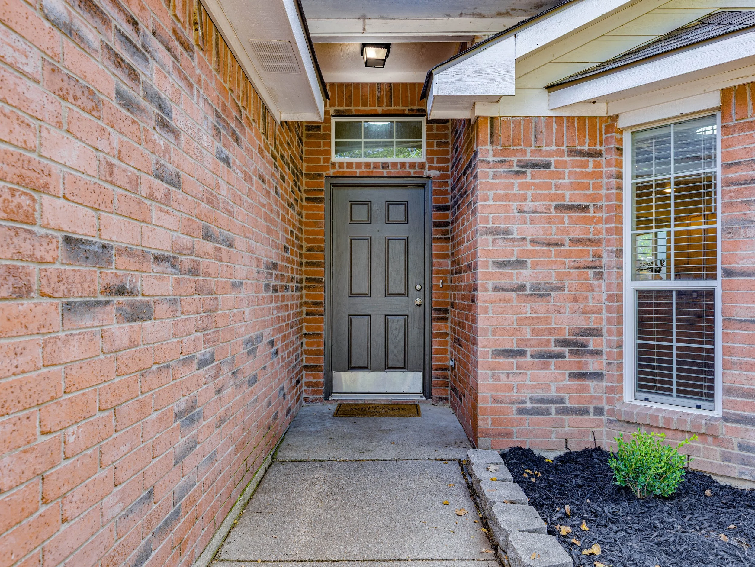 004 Front Door.jpg
