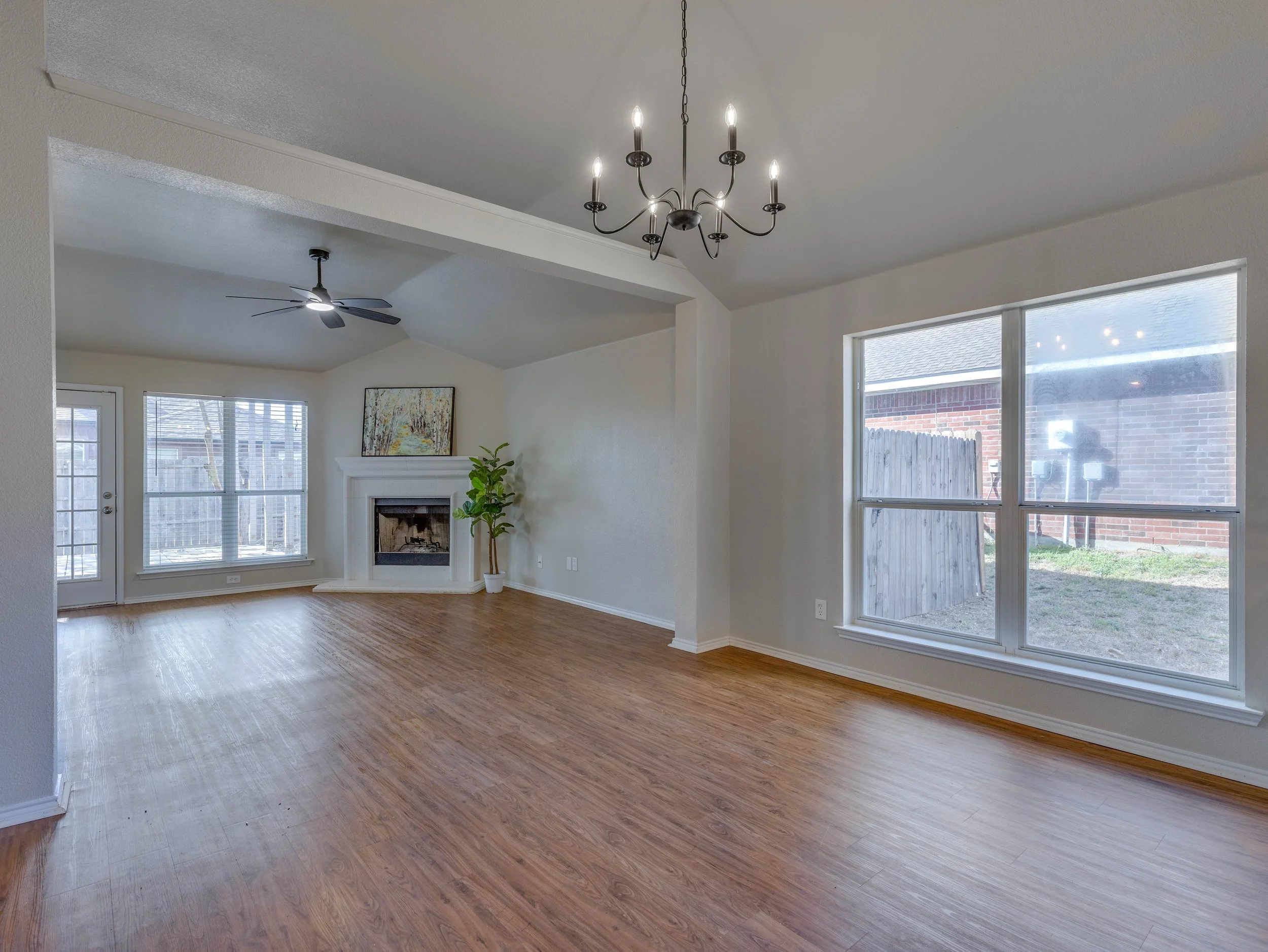 017 Dining Room.jpg