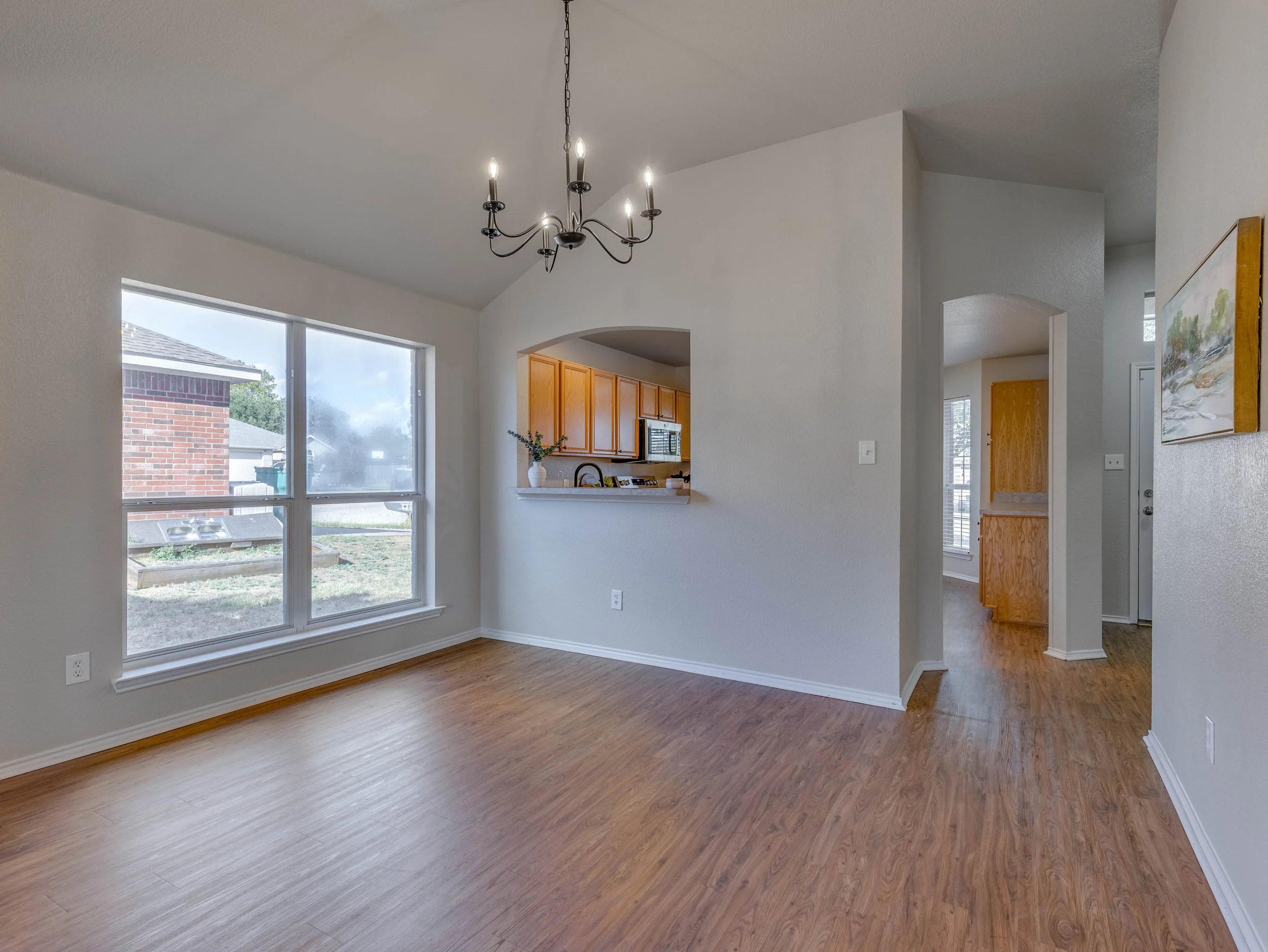 018 Dining Room.jpg