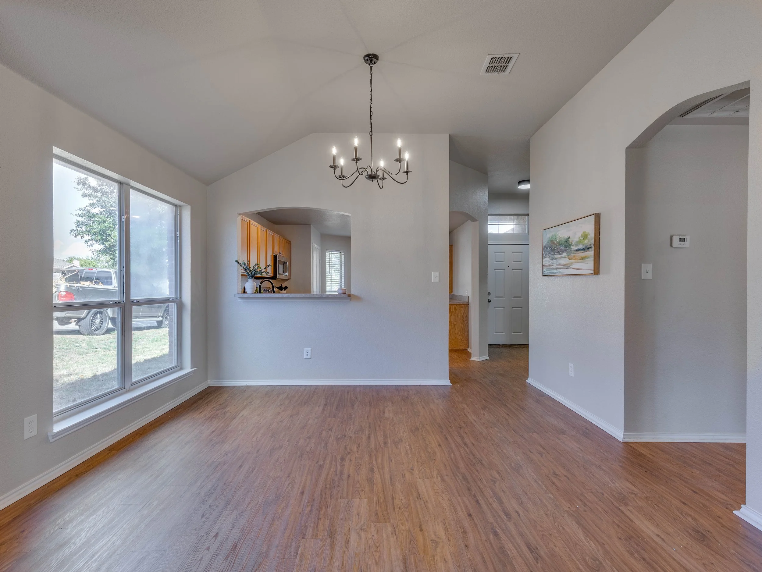 019 Dining Room.jpg