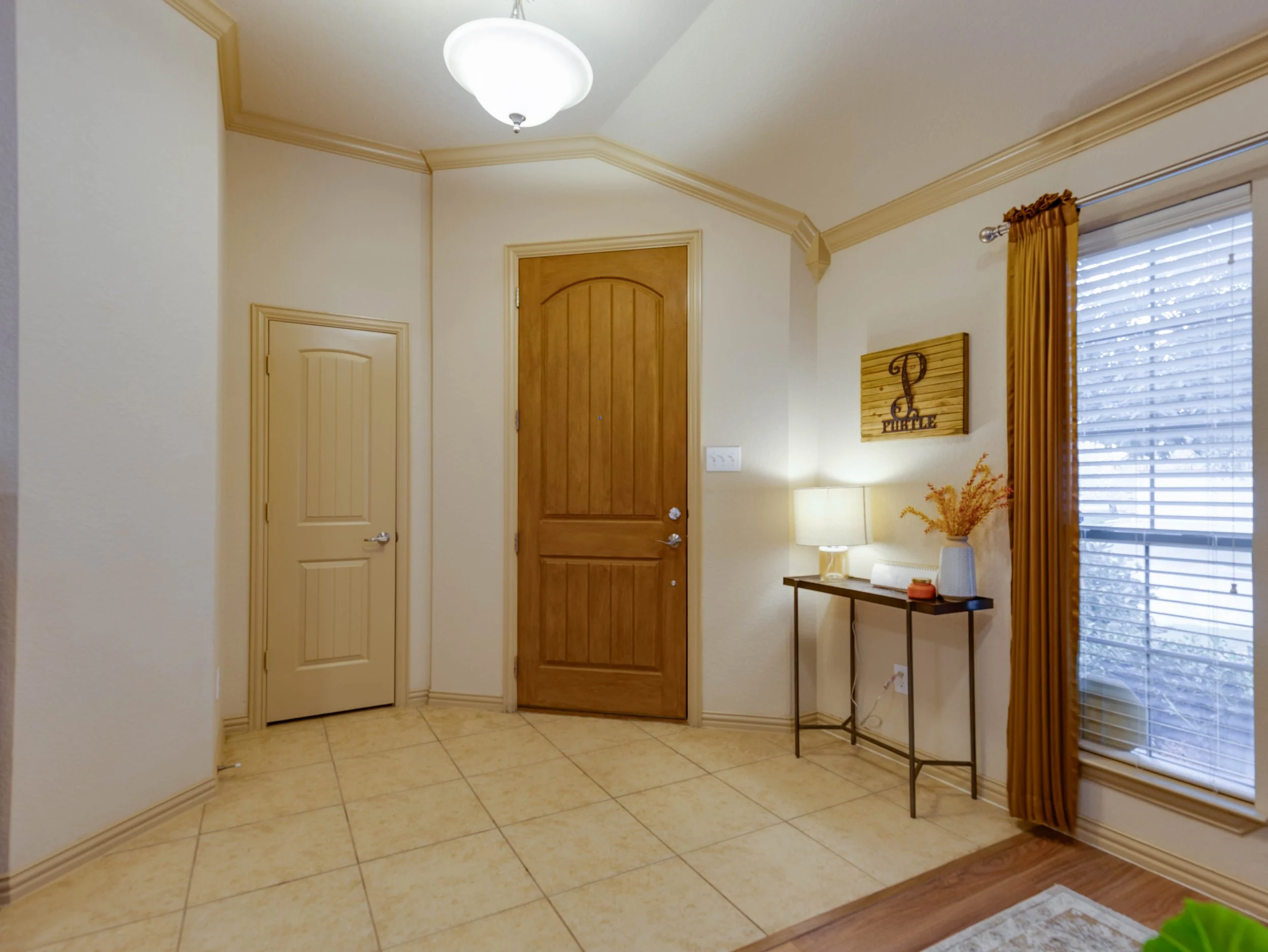 007 Foyer.jpg