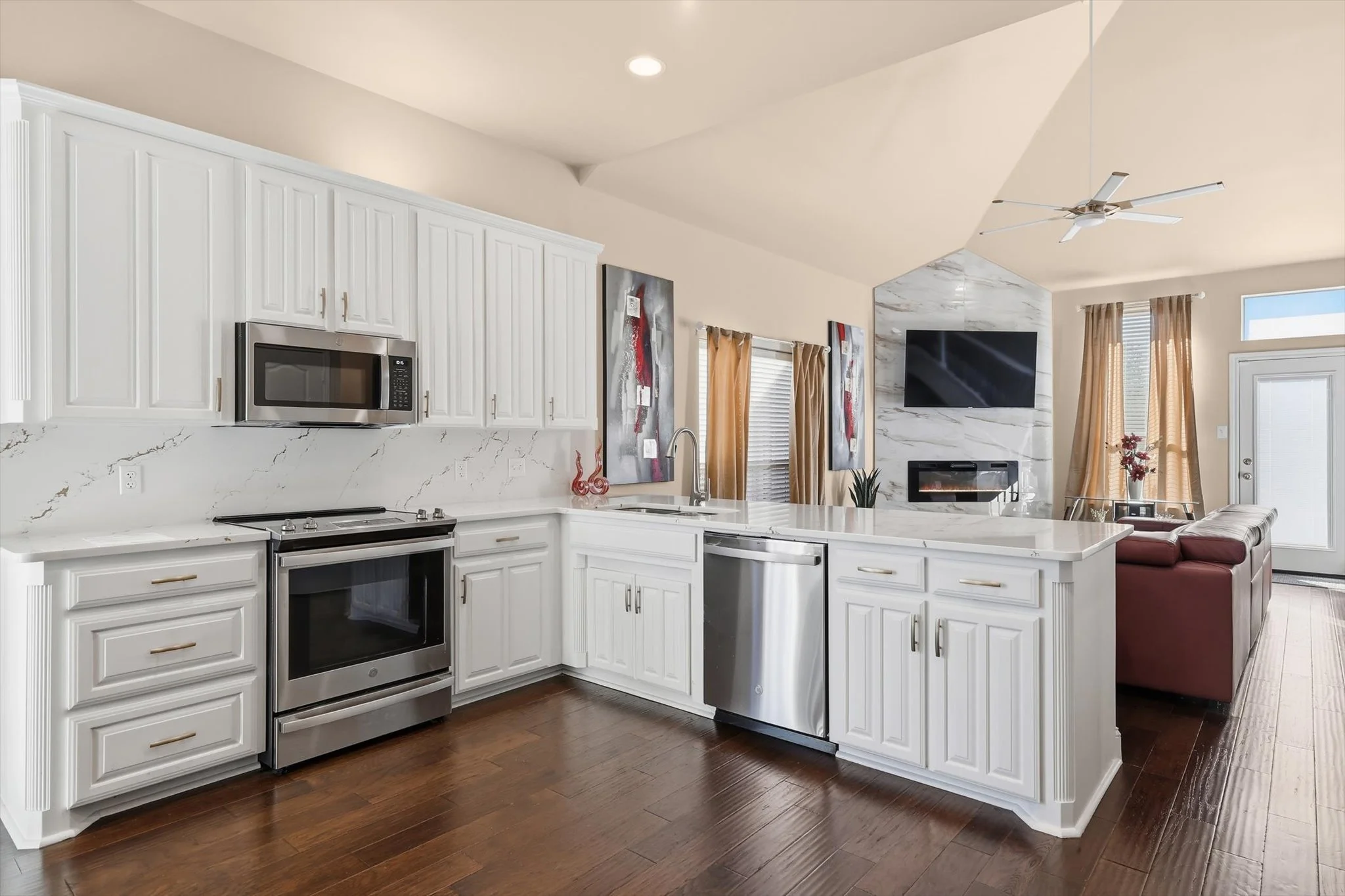 Copy of 14-8308 Fall Crest Dr Final-14.jpg