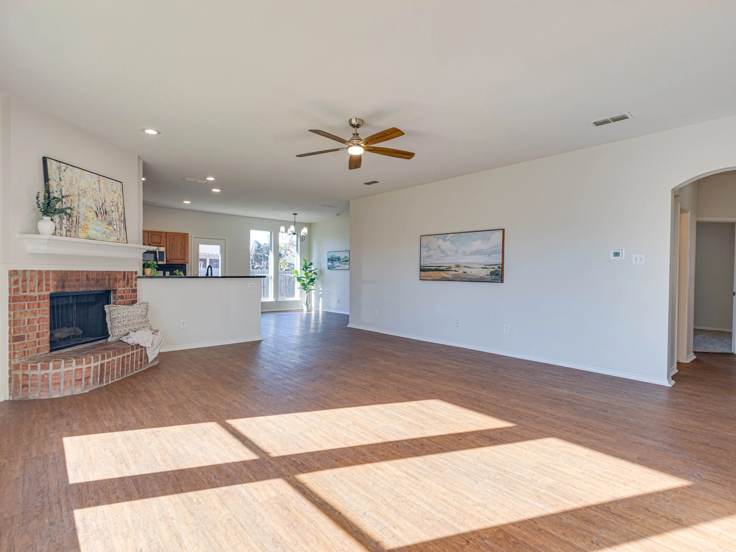 005 Living Room - 8701 Gaines.jpg