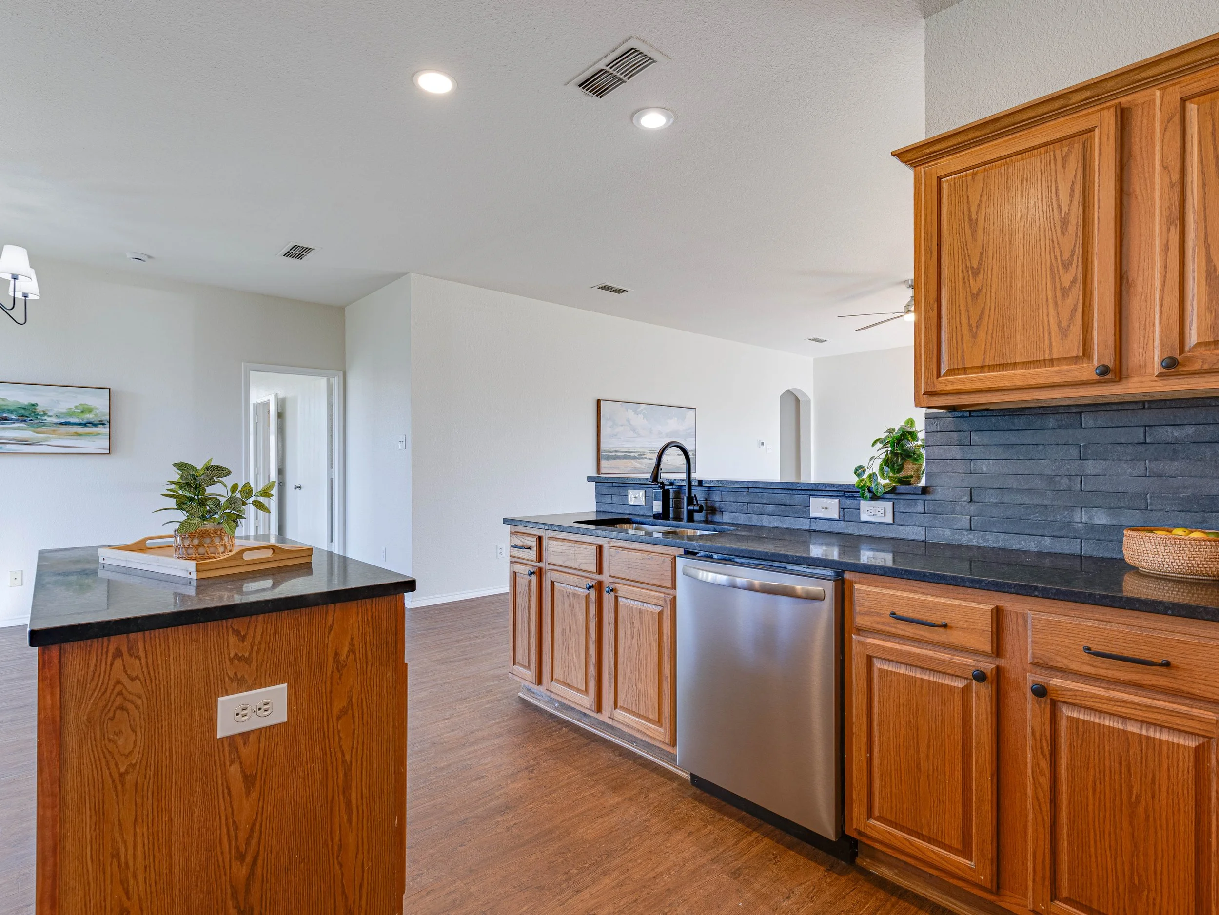 013 Kitchen - 8701 Gaines.jpg