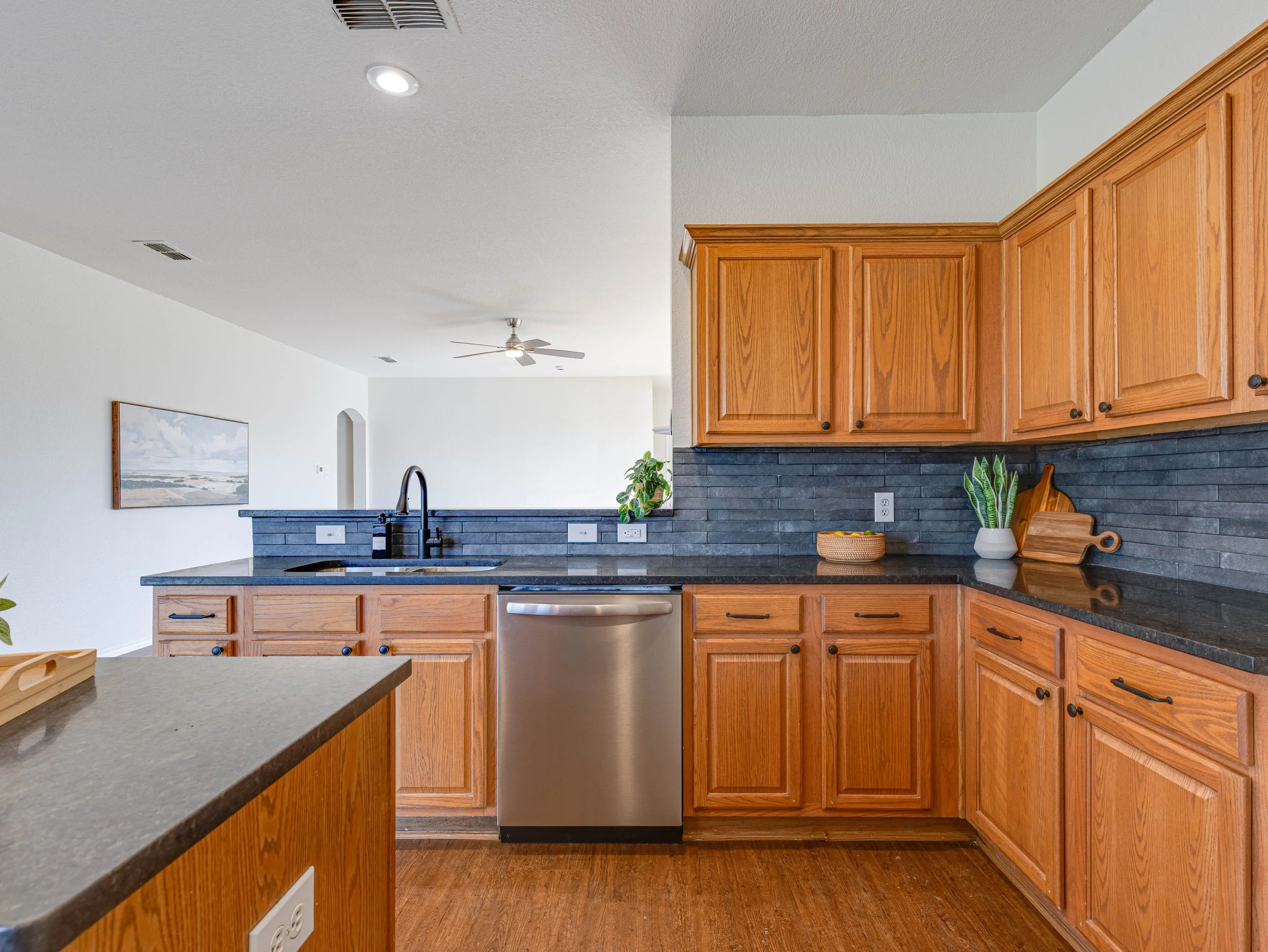 014 Kitchen - 8701 Gaines.jpg