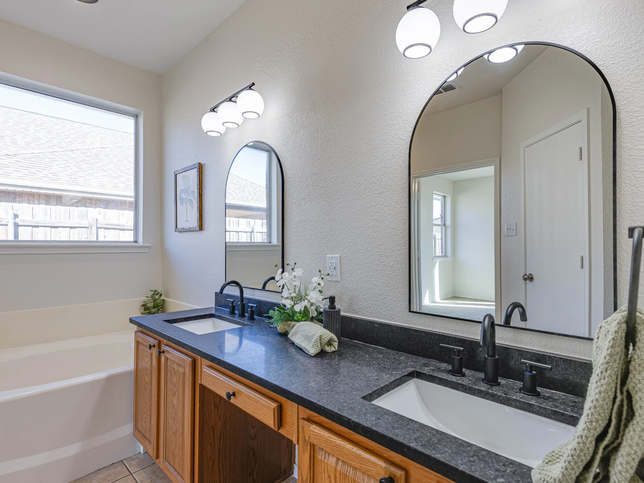 025 Primary Bathroom - 8701 Gaines.jpg