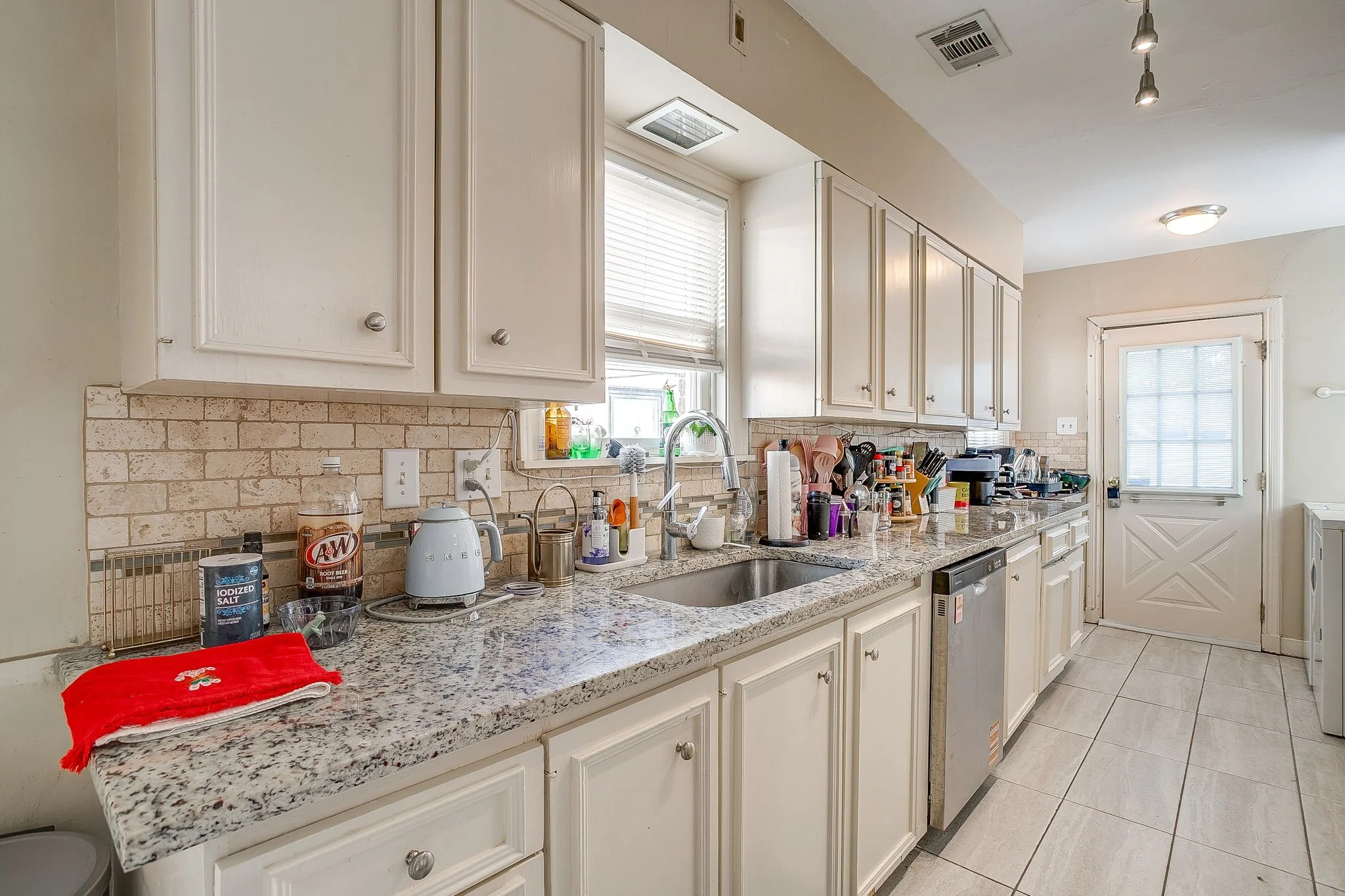 3305 Park Ridge Blvd (20 of 48).jpg