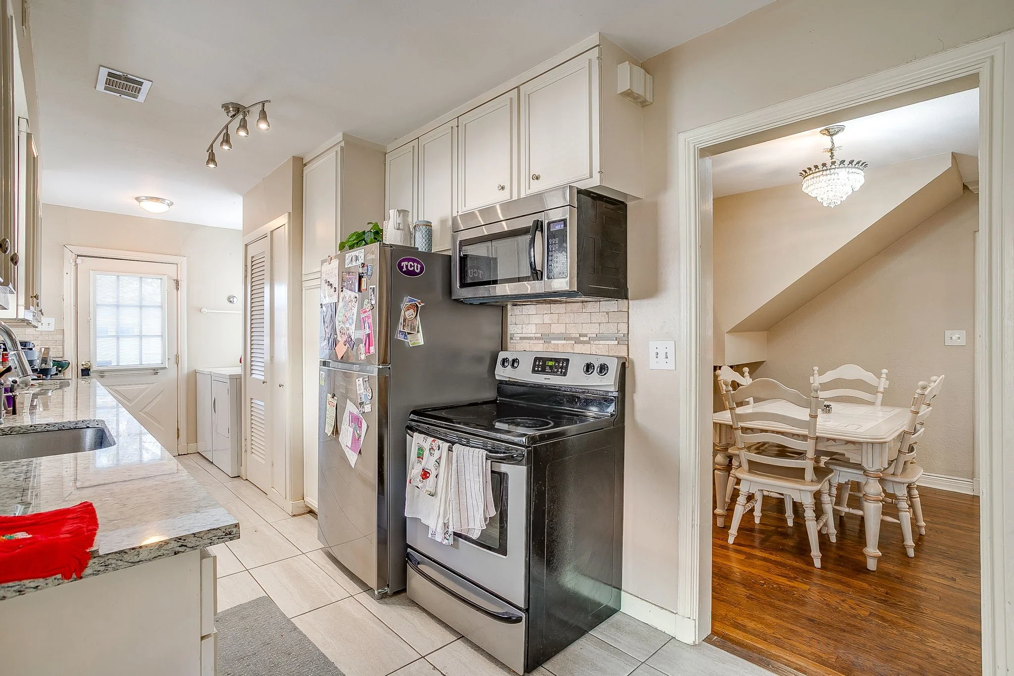 3305 Park Ridge Blvd (21 of 48).jpg