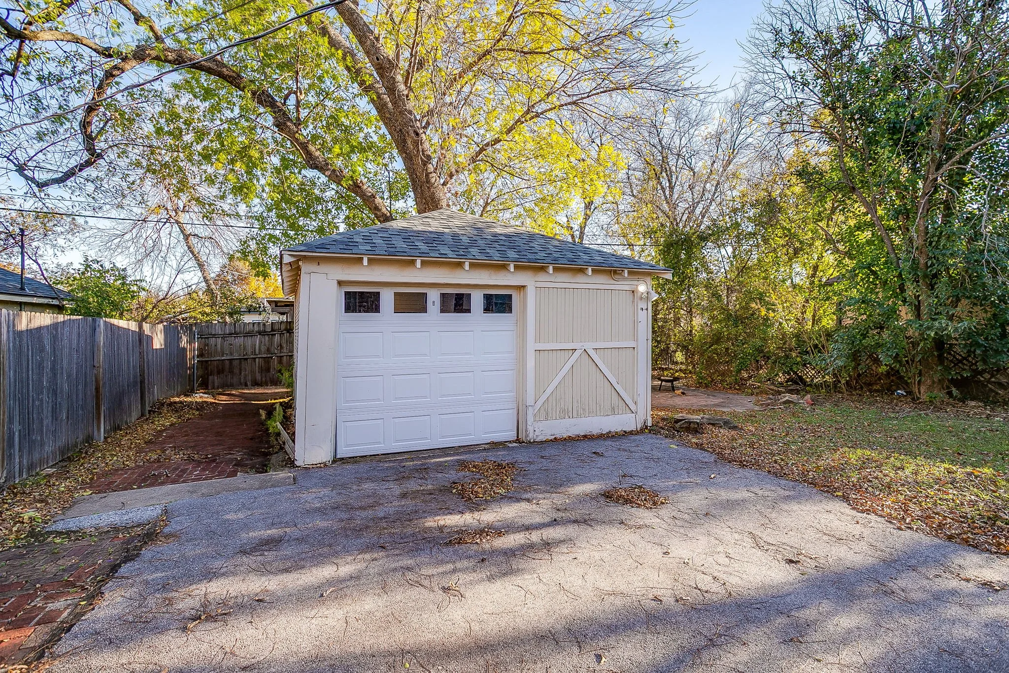 3305 Park Ridge Blvd (41 of 48).jpg