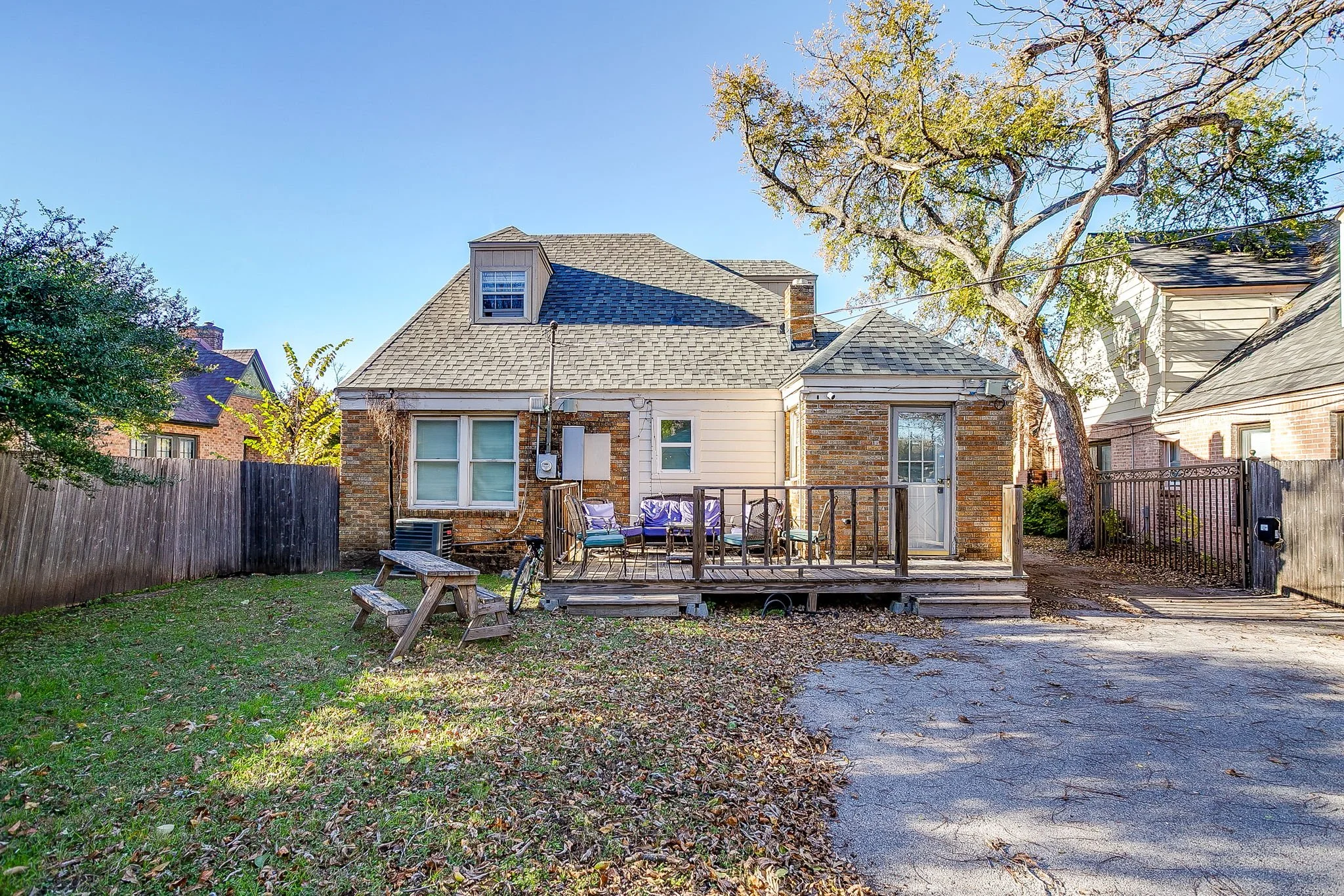 3305 Park Ridge Blvd (46 of 48).jpg