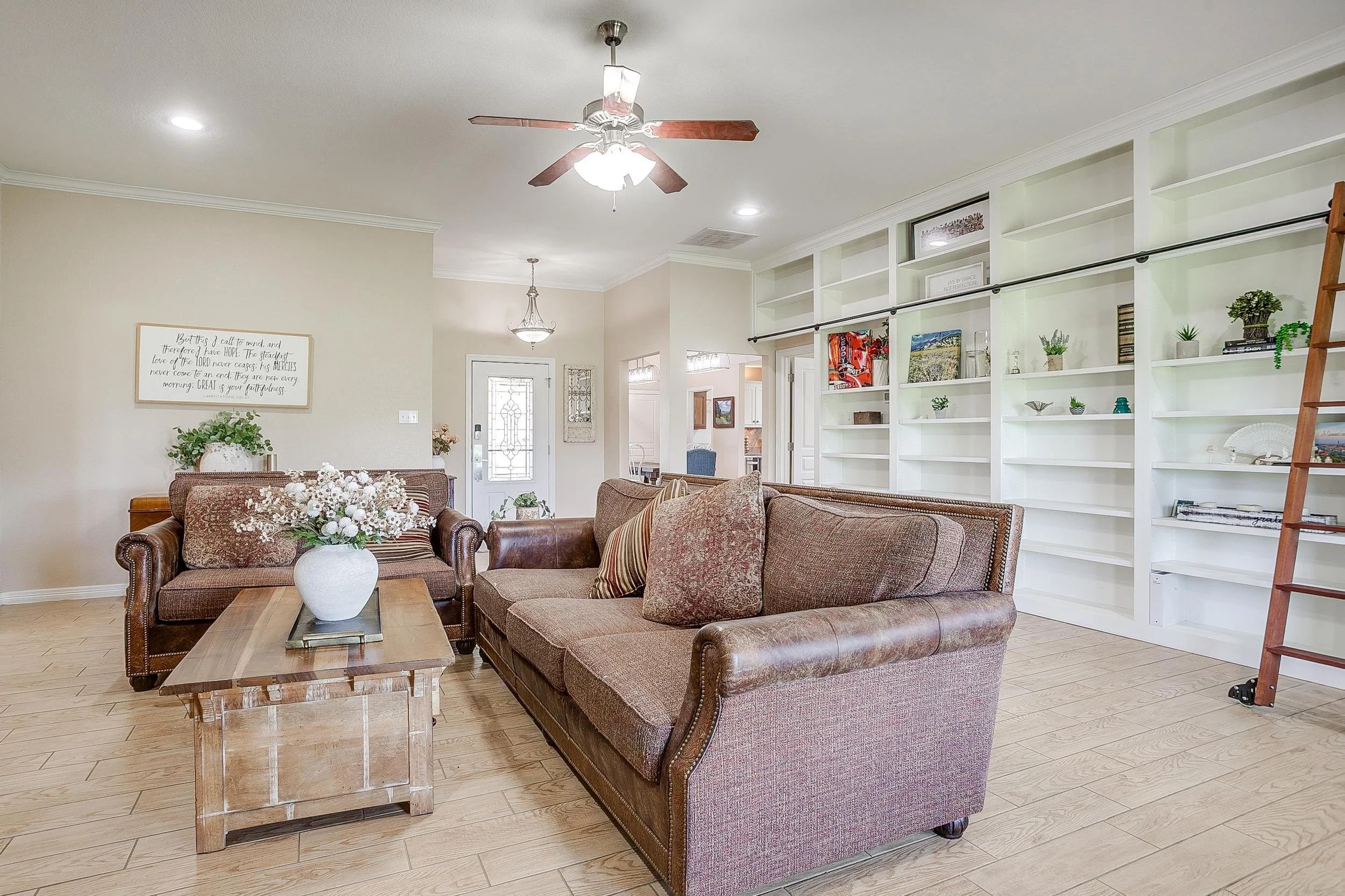 Copy of 12 Tigers Eye Court (11 of 41).jpg