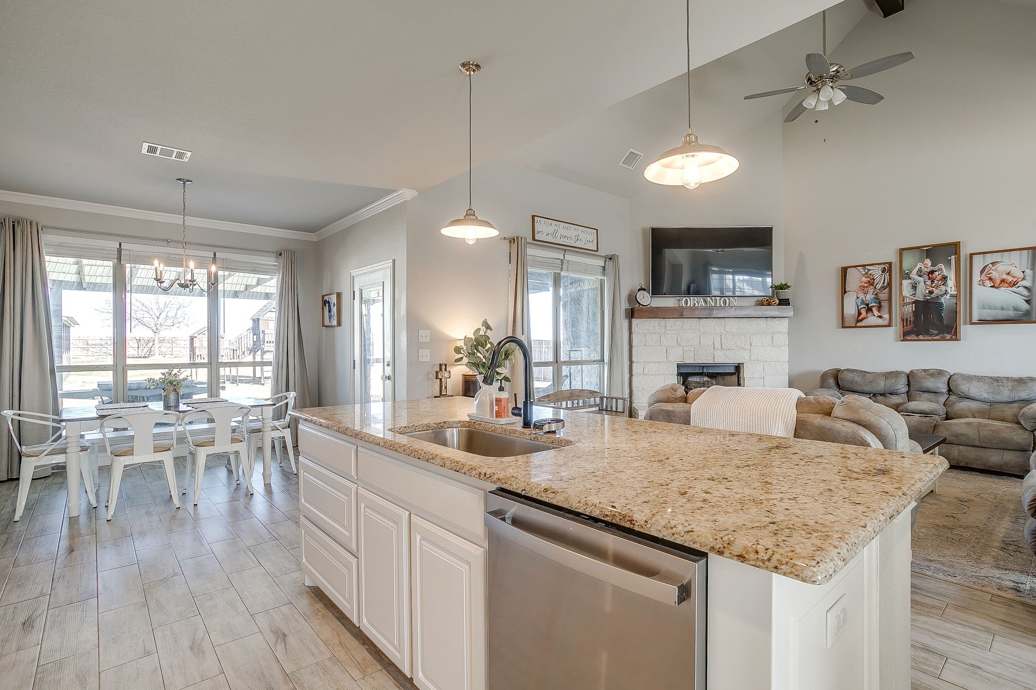 116 Acasia St (26 of 55).jpg