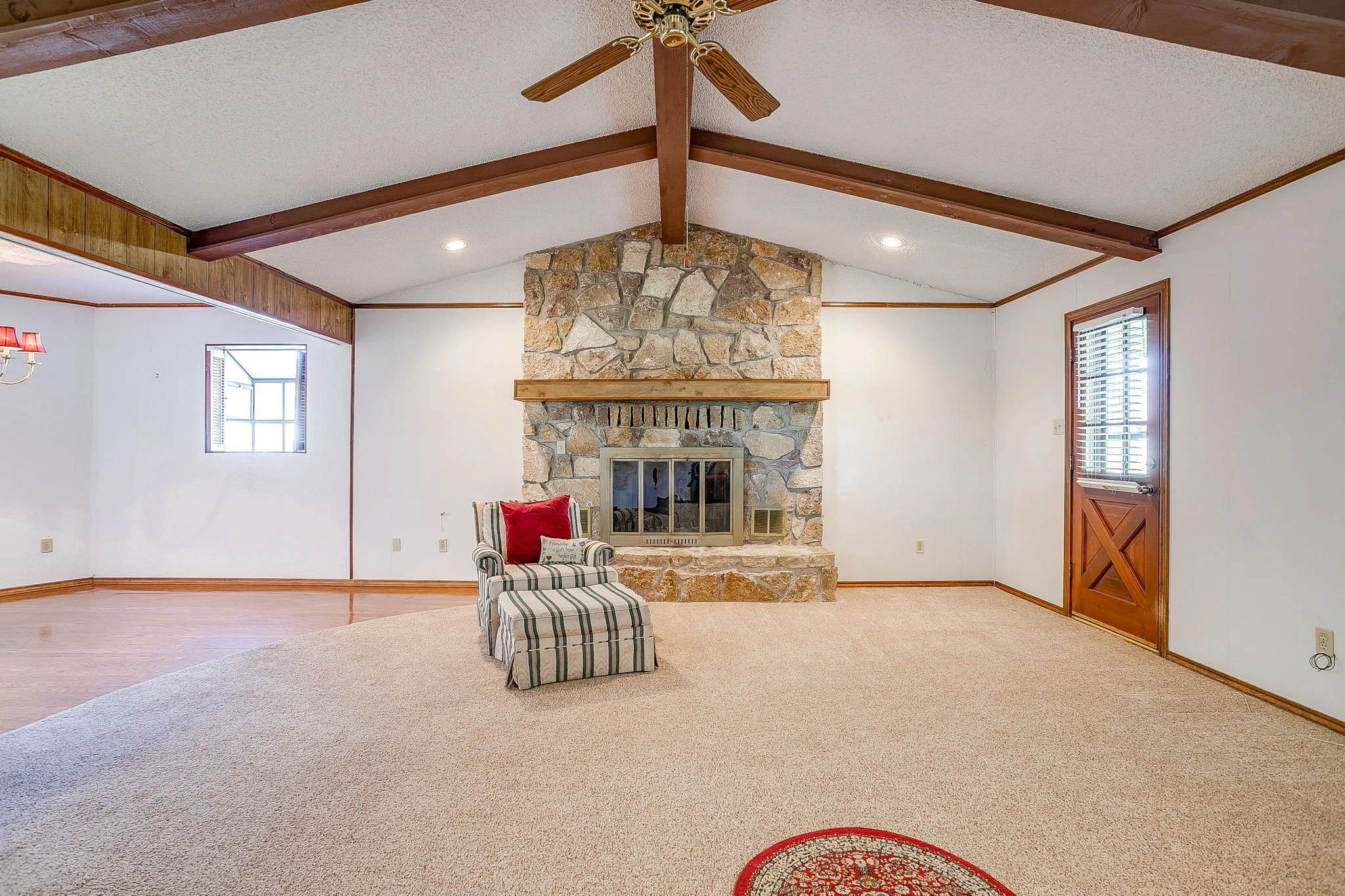 118 Woodcrest St (18 of 55).jpg