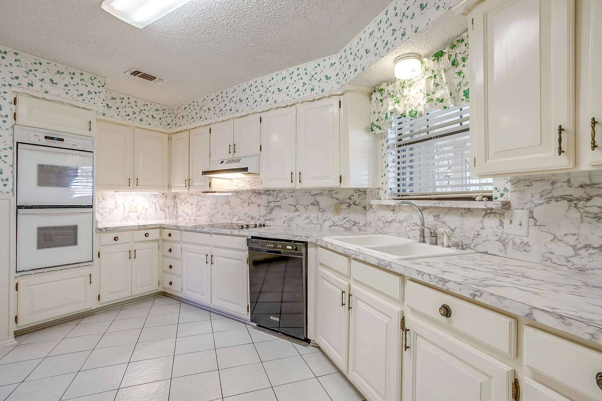 118 Woodcrest St (26 of 55).jpg