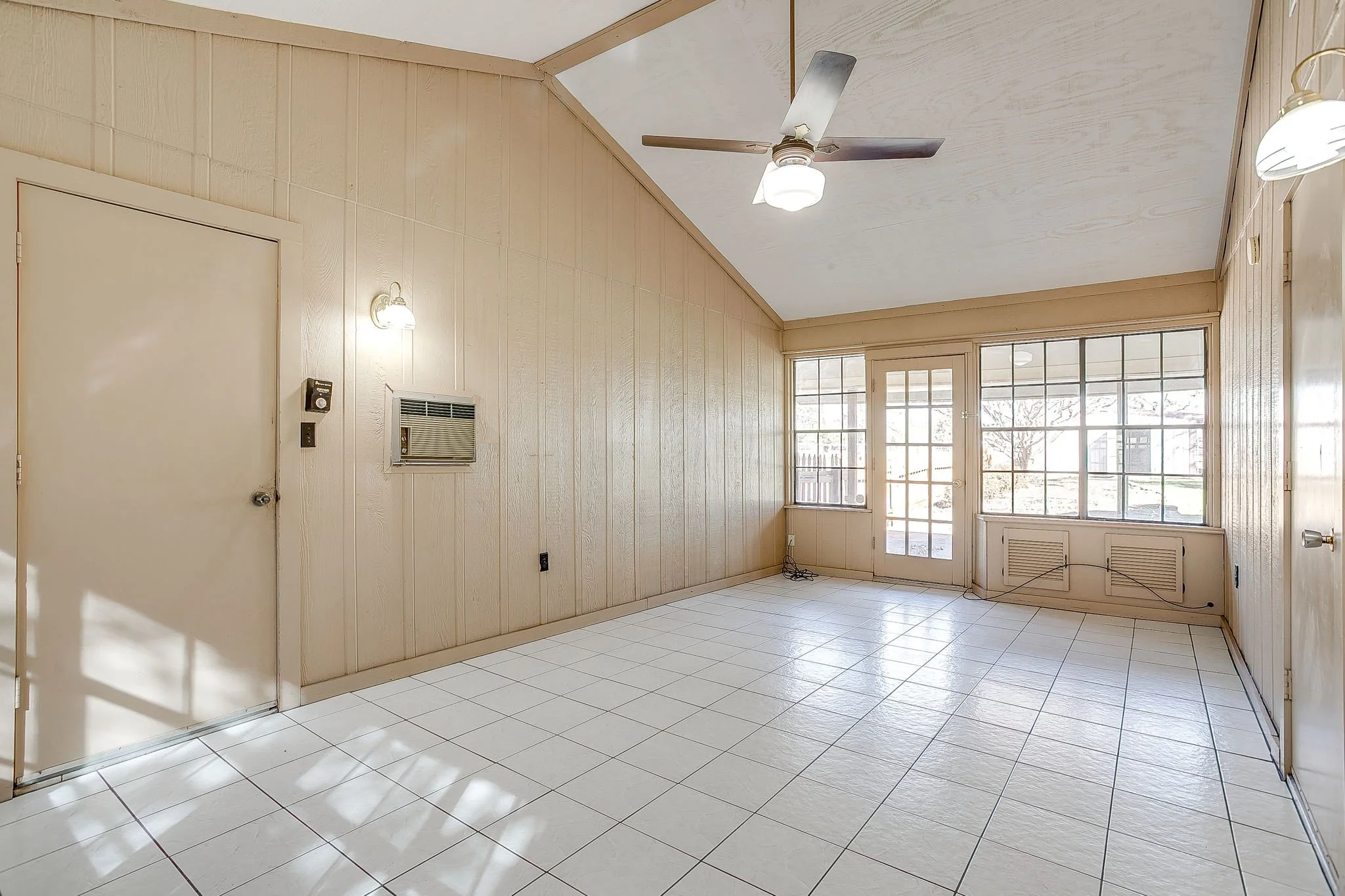 118 Woodcrest St (29 of 55).jpg