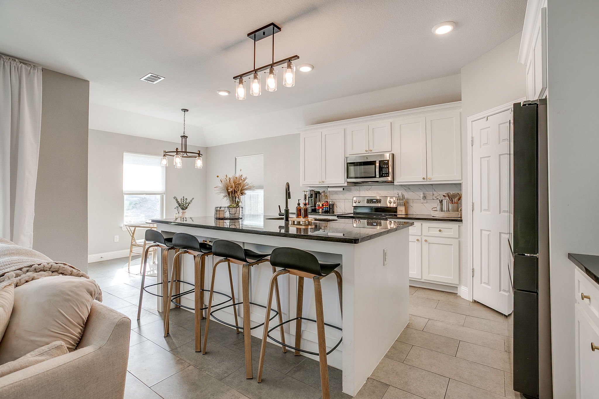 5617 Kilpatrick Ave r (16 of 46).jpg