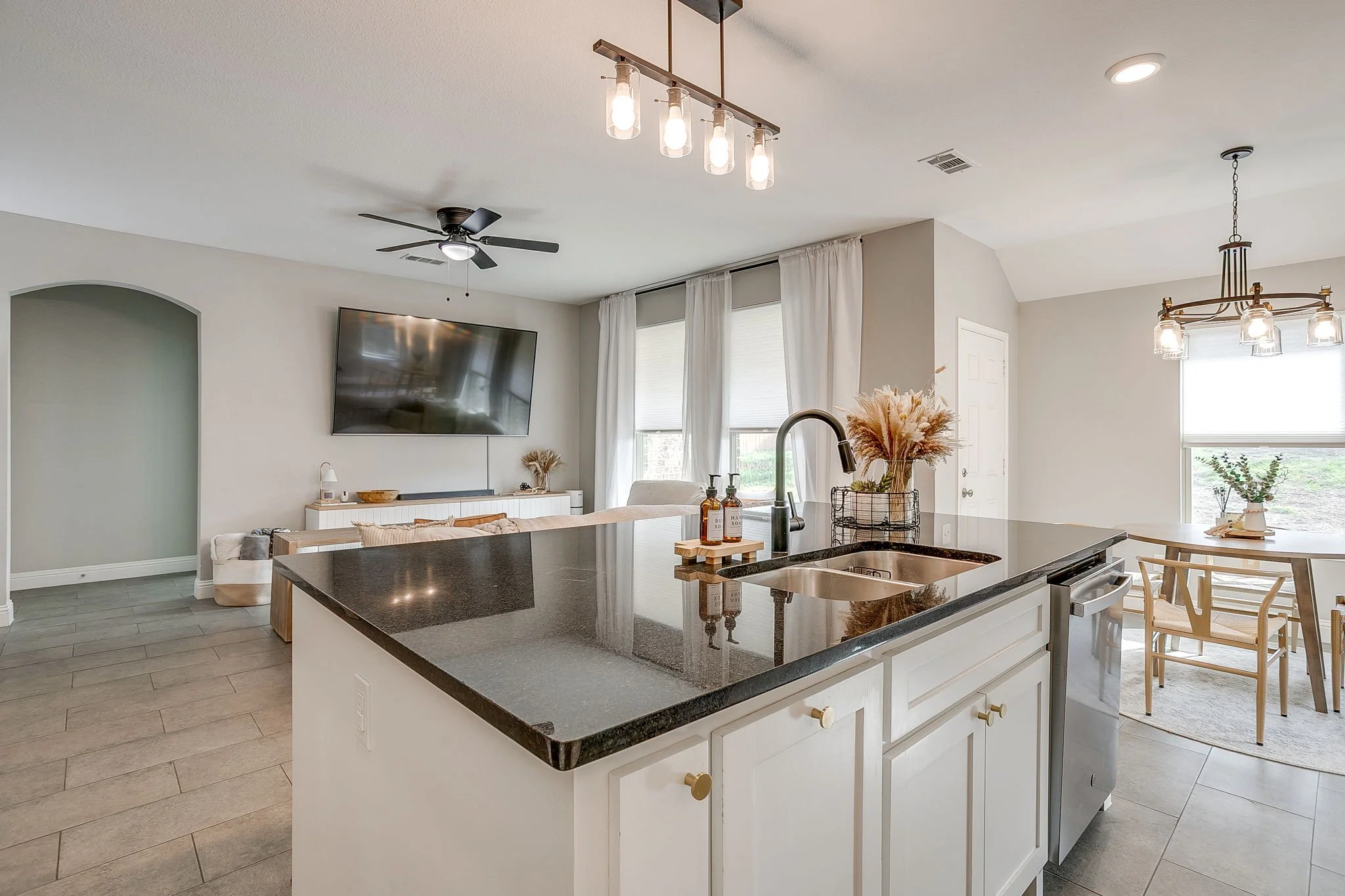 5617 Kilpatrick Ave r (20 of 46).jpg