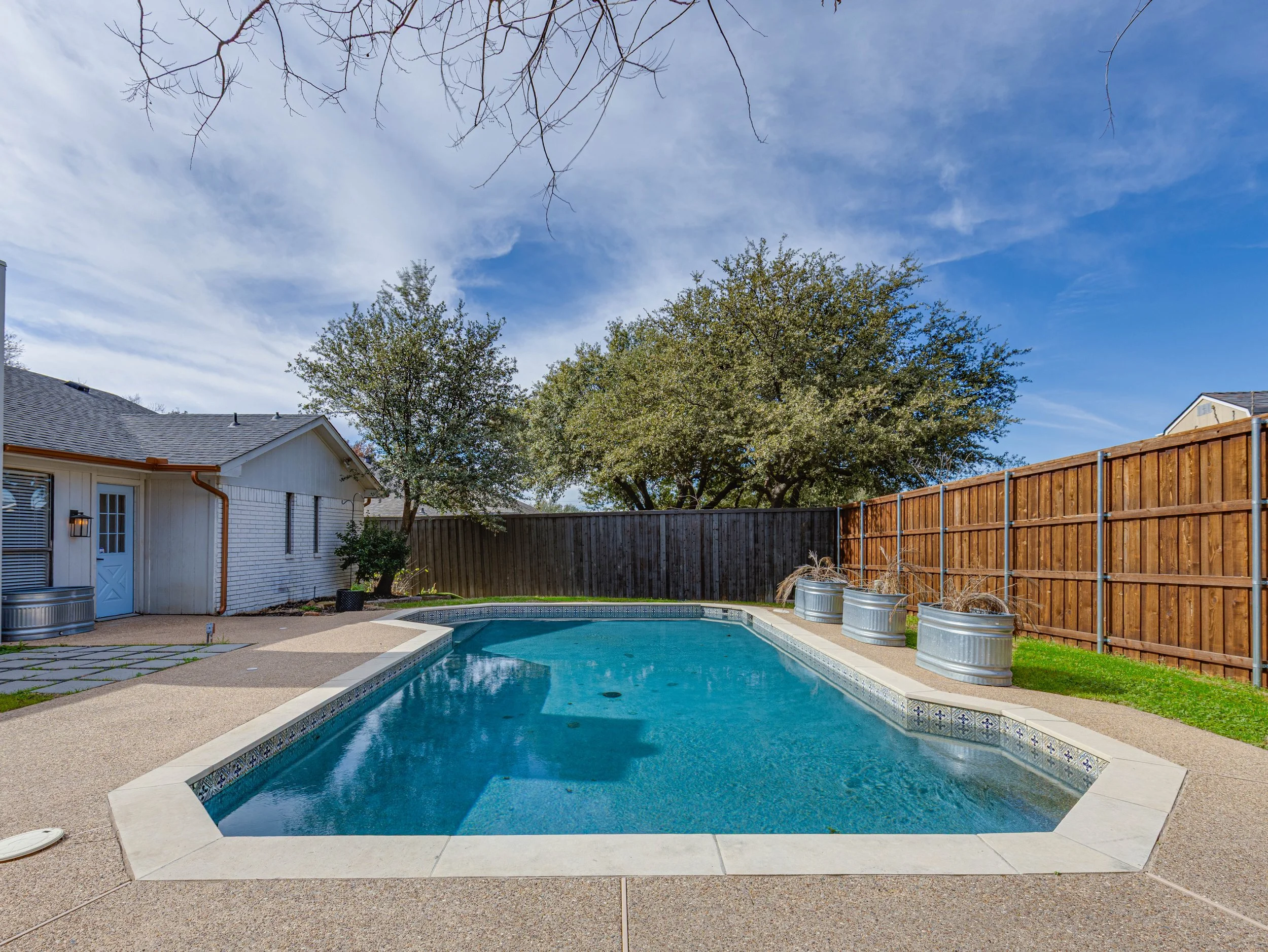 056 Backyard - 6705 Parkwood.jpg