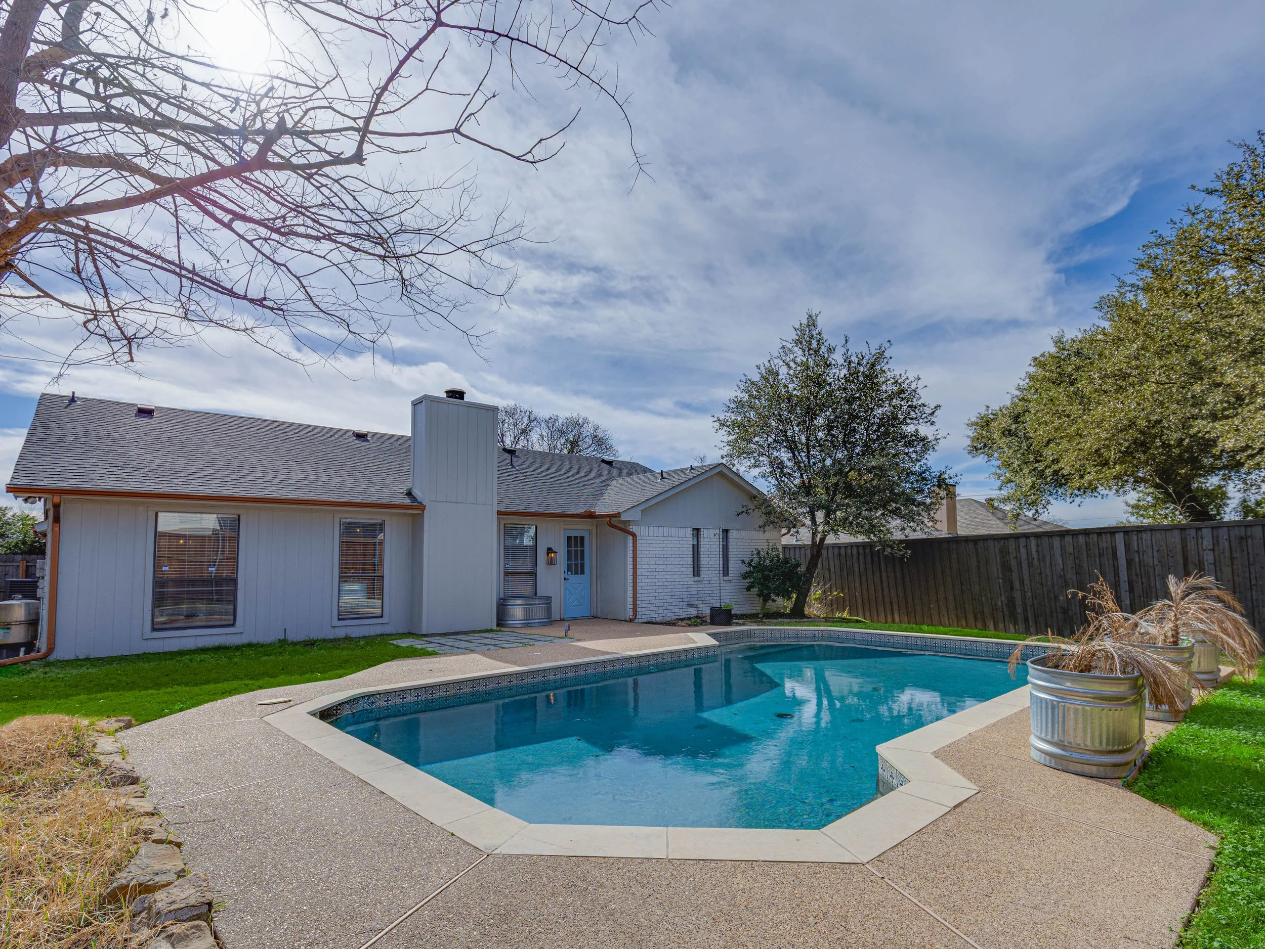 057 Backyard - 6705 Parkwood.jpg