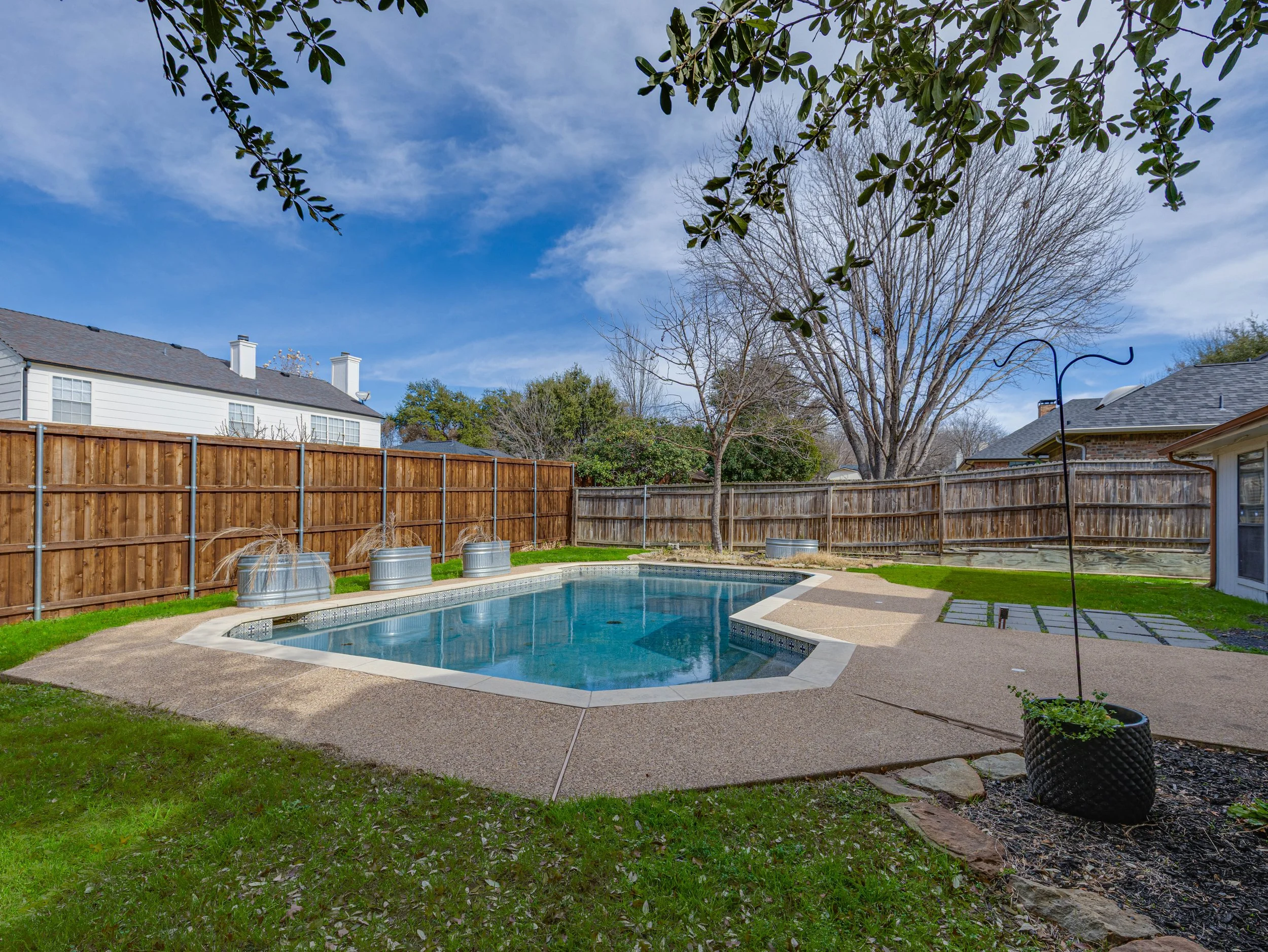 062 Backyard - 6705 Parkwood.jpg