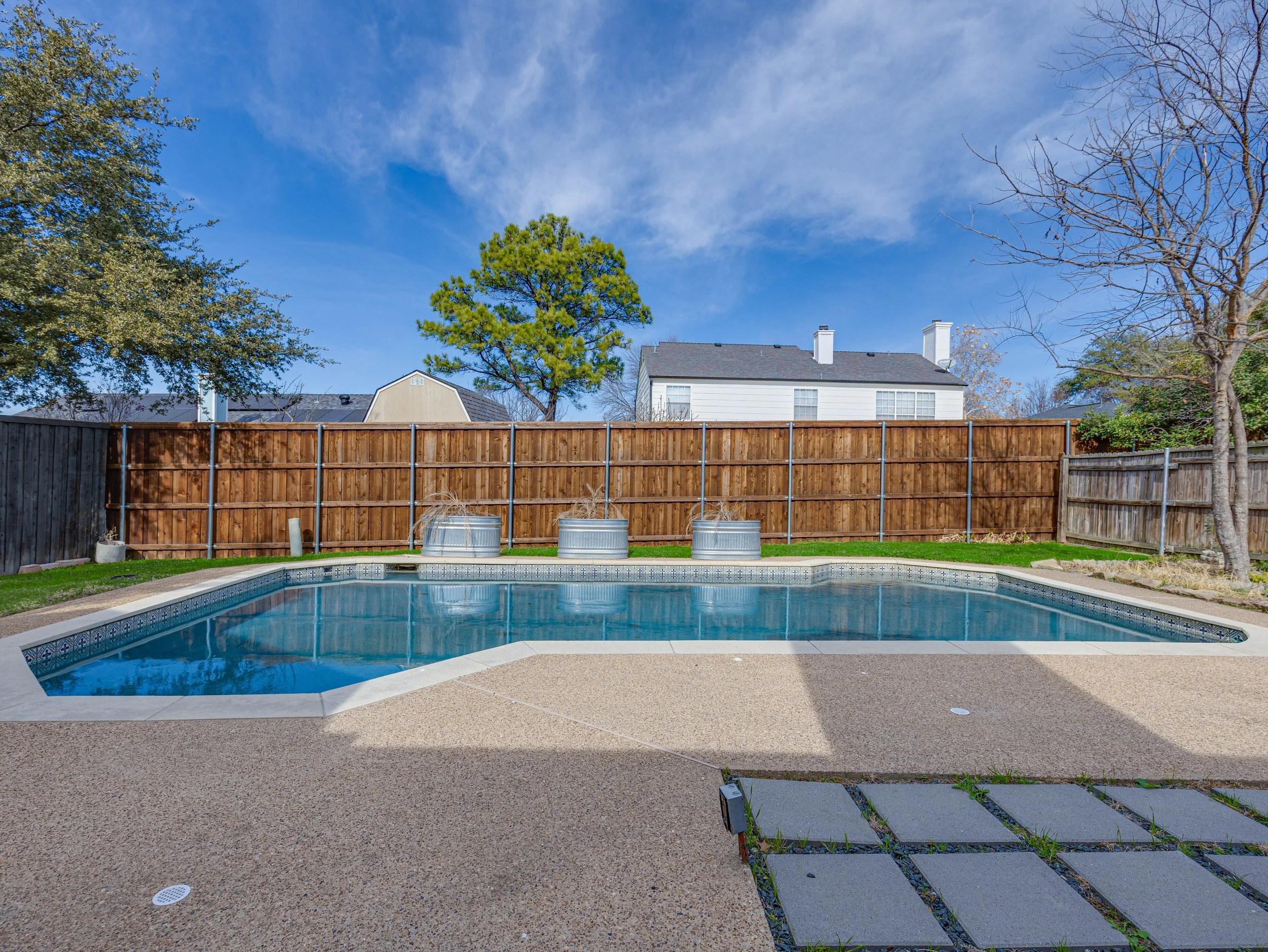 064 Backyard - 6705 Parkwood.jpg