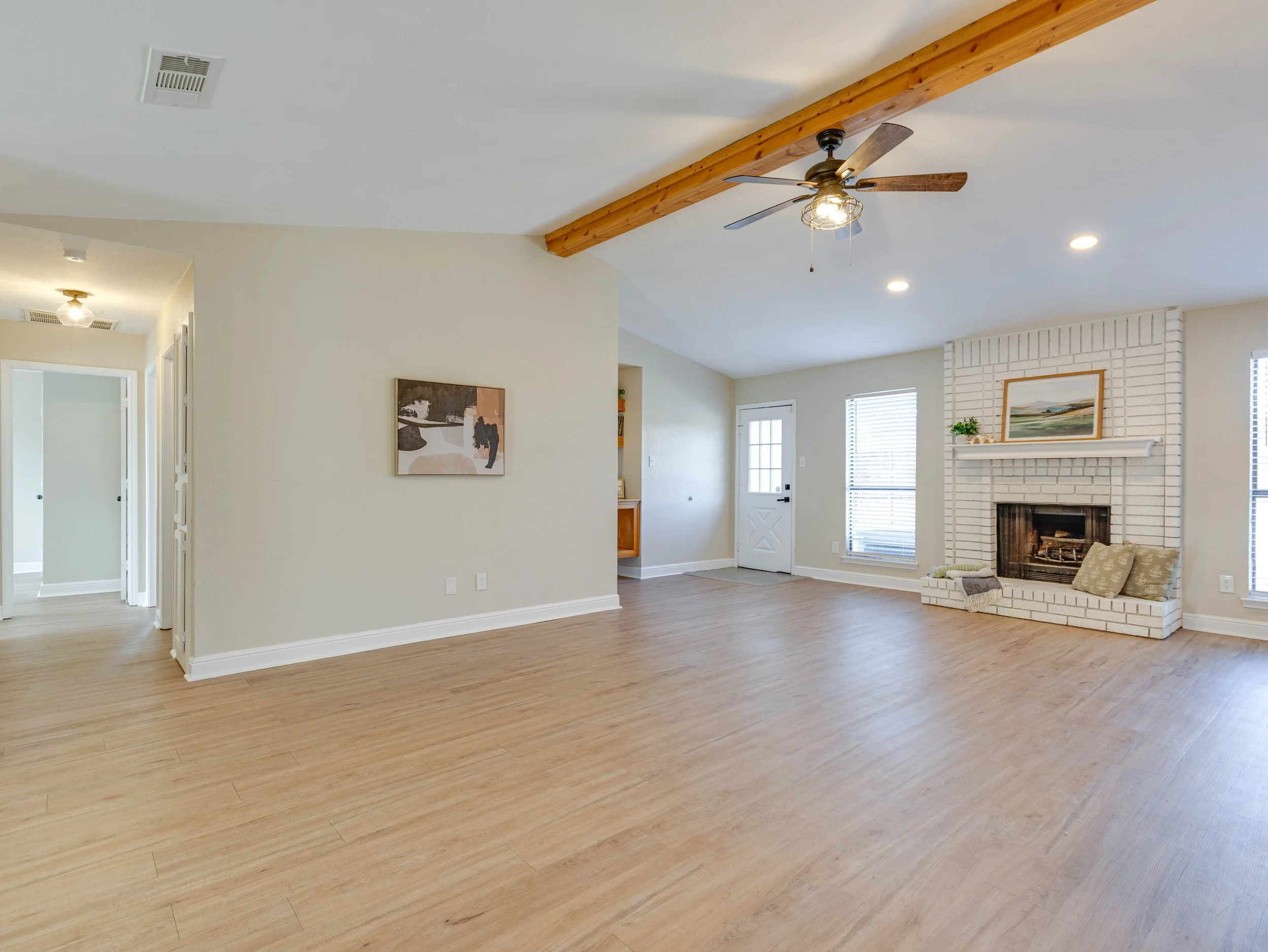 013 Living Room - 6705 Parkwood.jpg