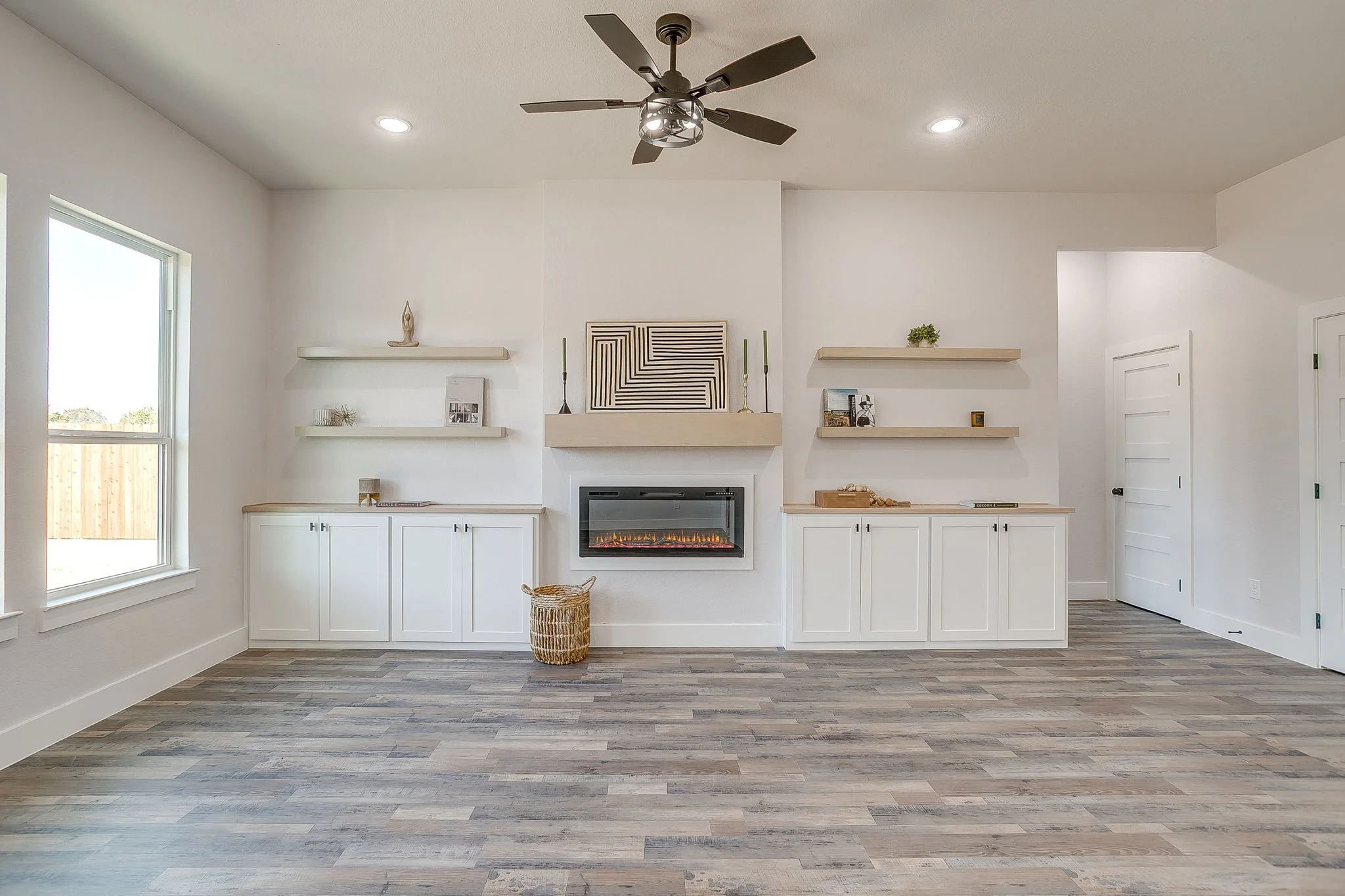 1406 Dorado Dr (19 of 58).jpg