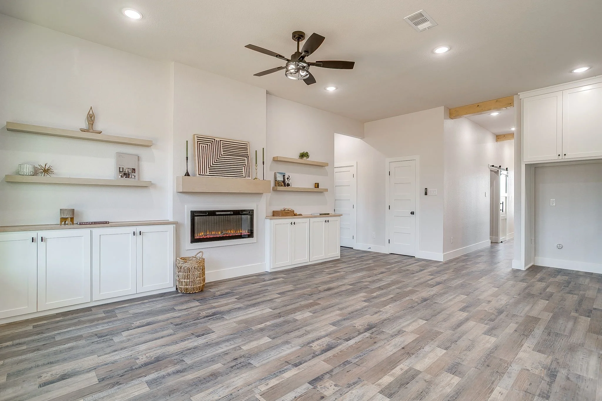 1406 Dorado Dr (21 of 58).jpg