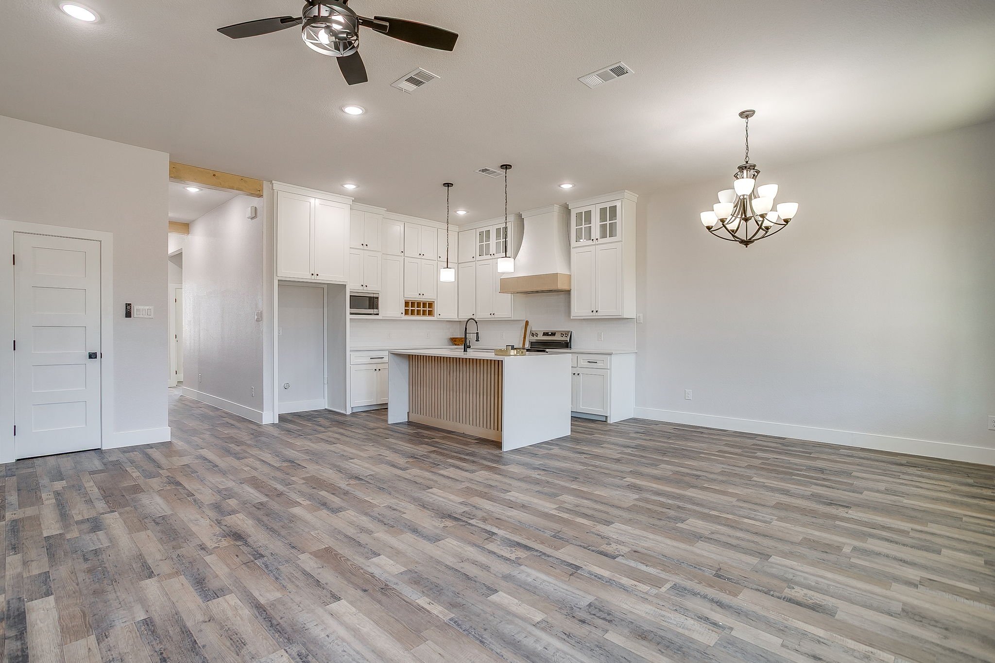 1406 Dorado Dr (24 of 58).jpg