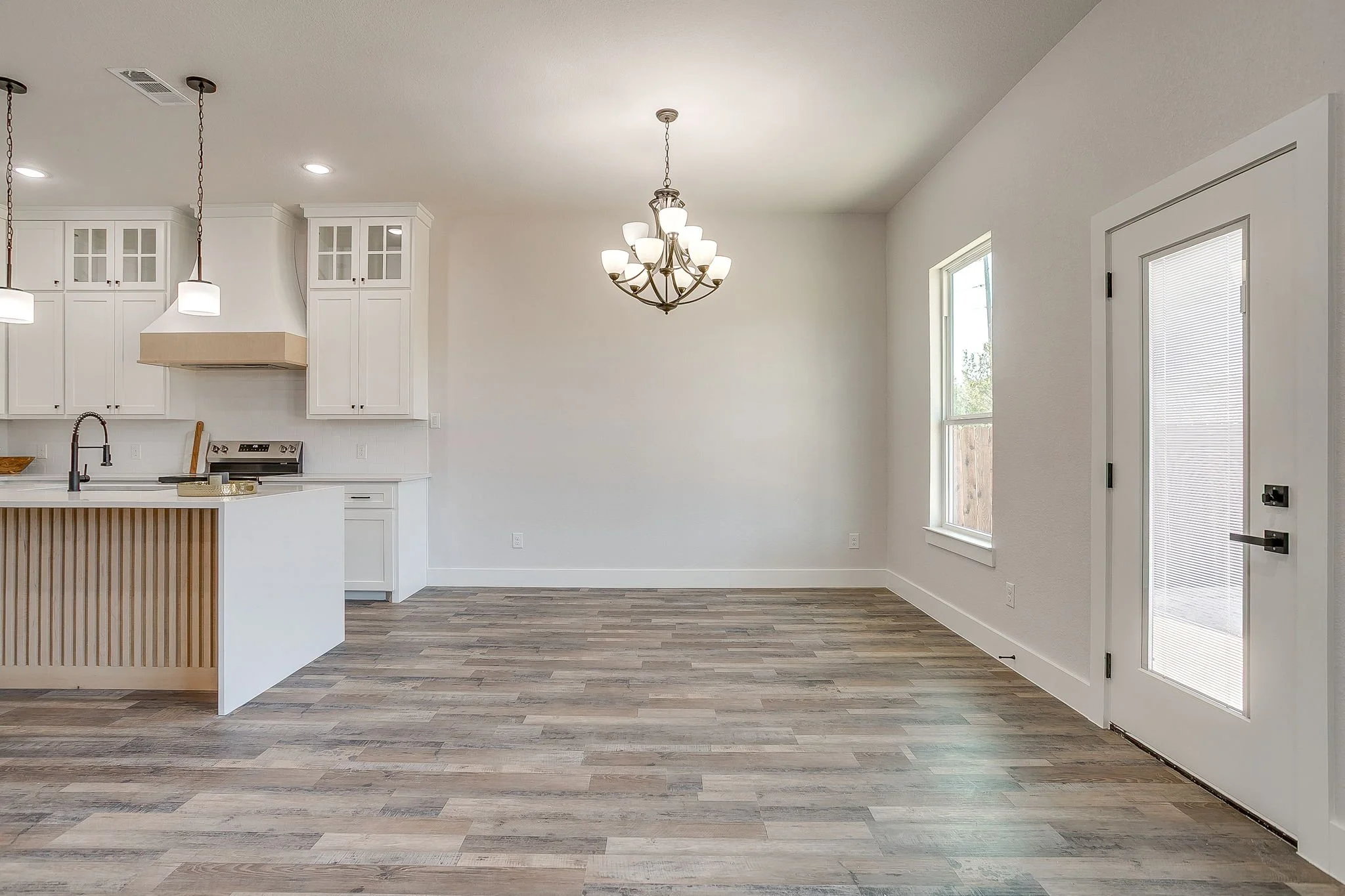 1406 Dorado Dr (27 of 58).jpg