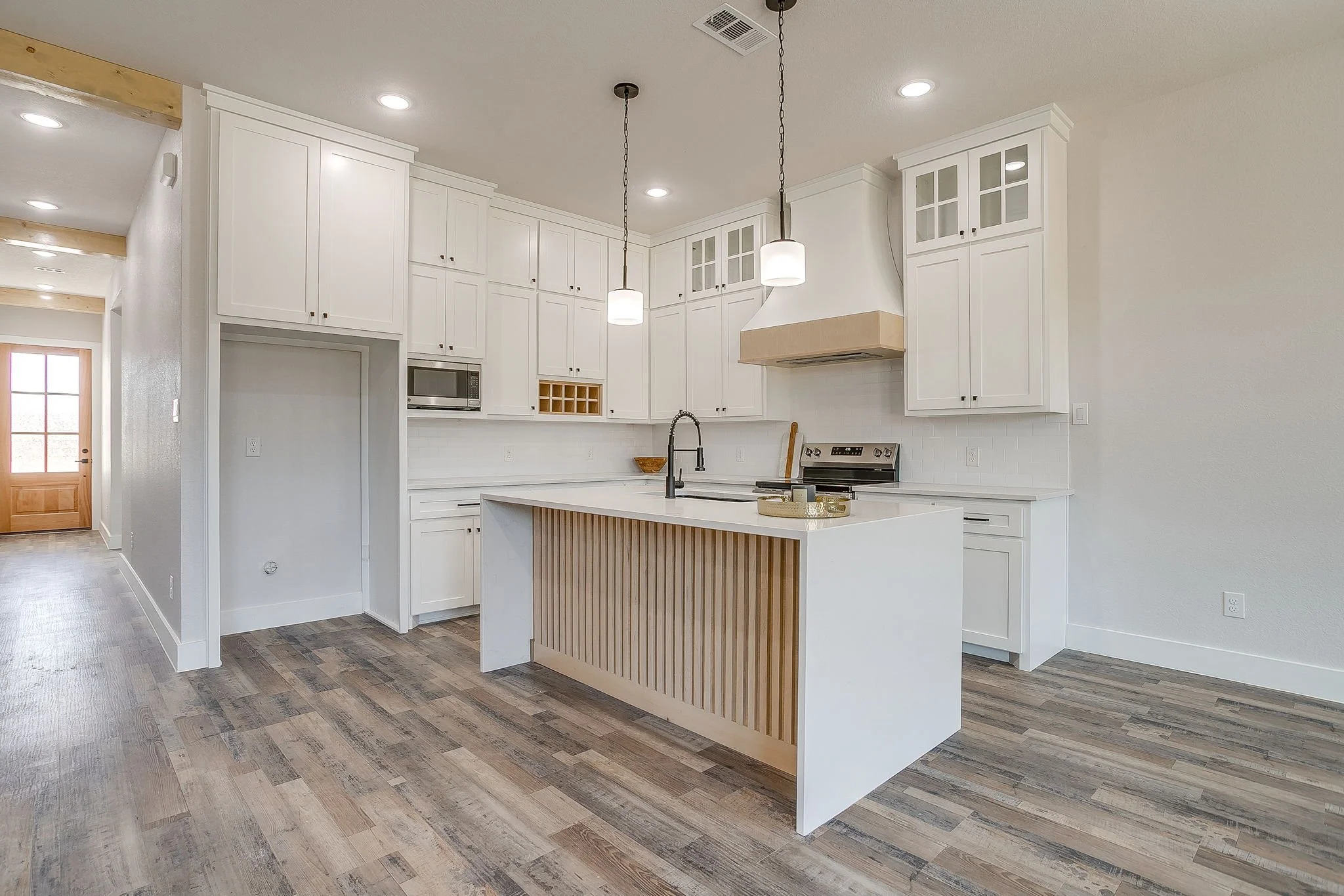 1406 Dorado Dr (28 of 58).jpg