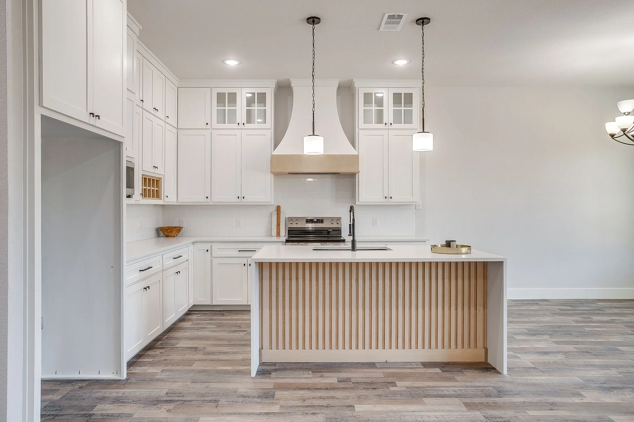 1406 Dorado Dr (29 of 58).jpg