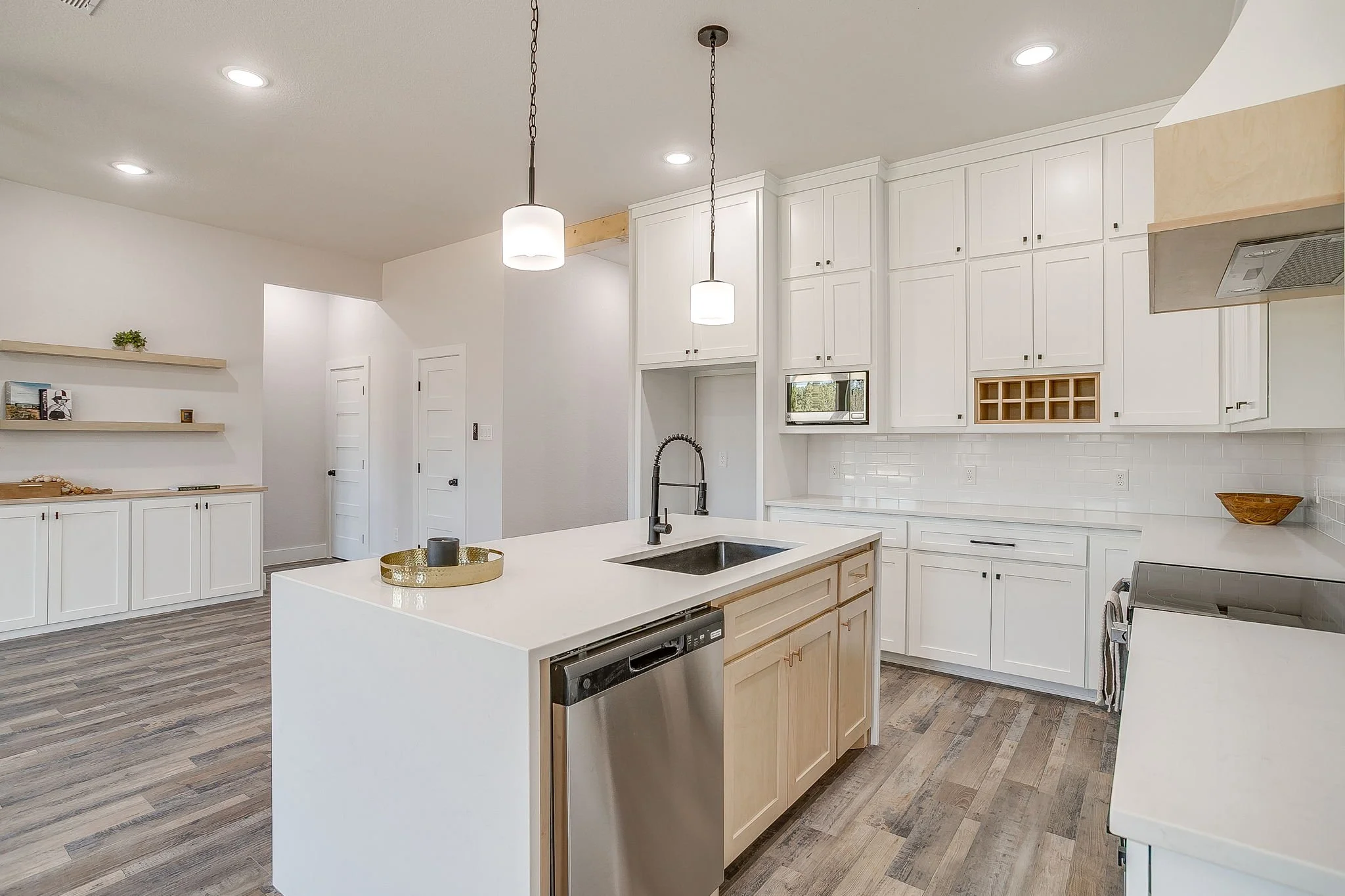 1406 Dorado Dr (32 of 58).jpg