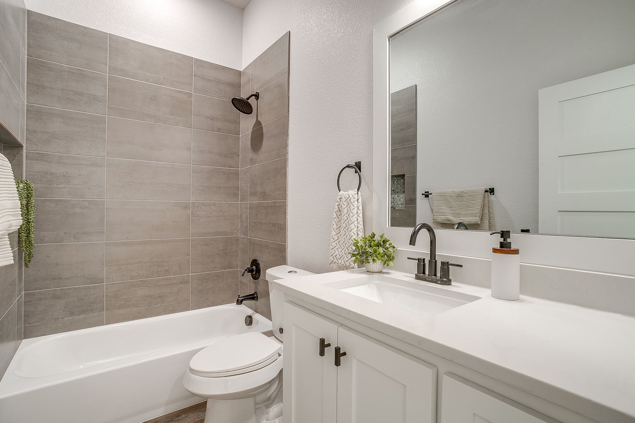 1406 Dorado Dr (46 of 58).jpg