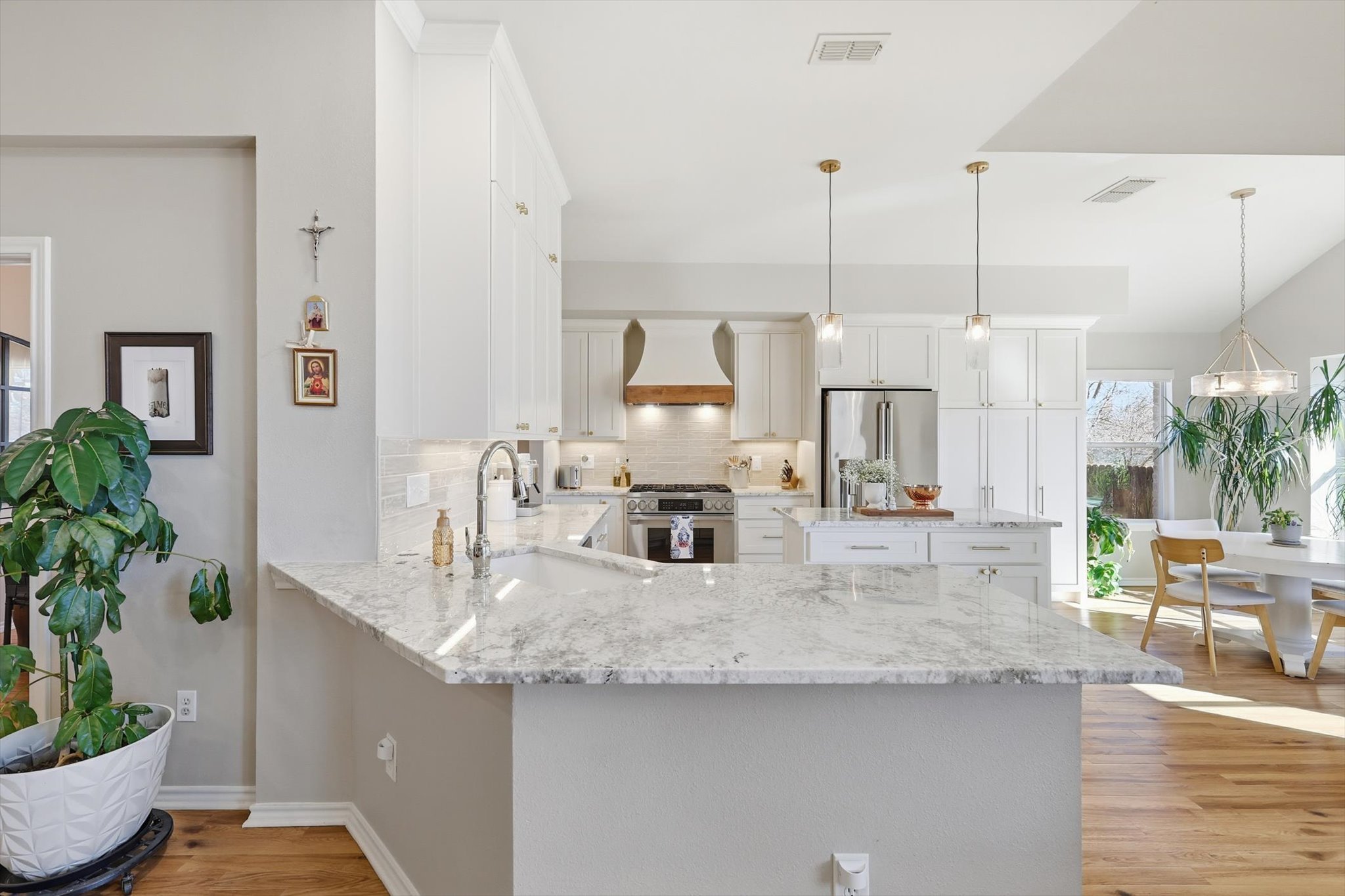 13-5809 Parkplace Dr Final-13.jpg