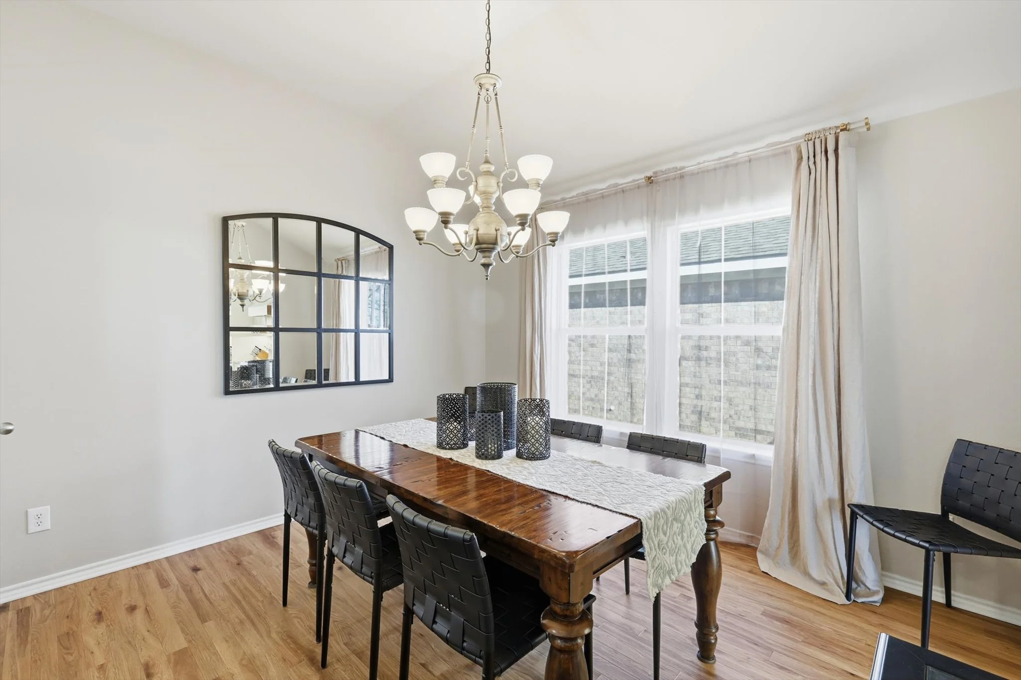 21-5809 Parkplace Dr Final-21.jpg