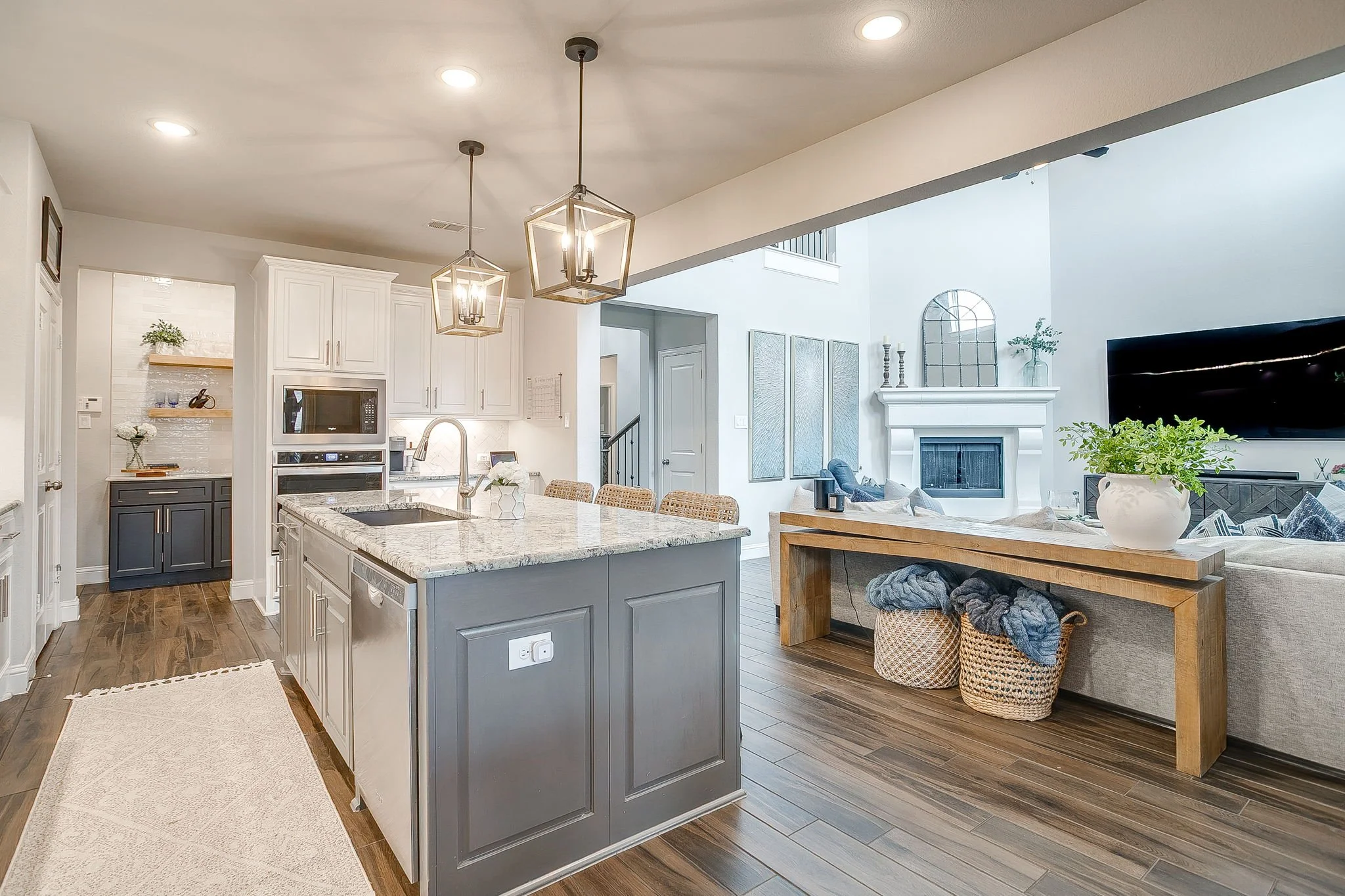 1714 Cherry Blossom Ln (27 of 59).jpg