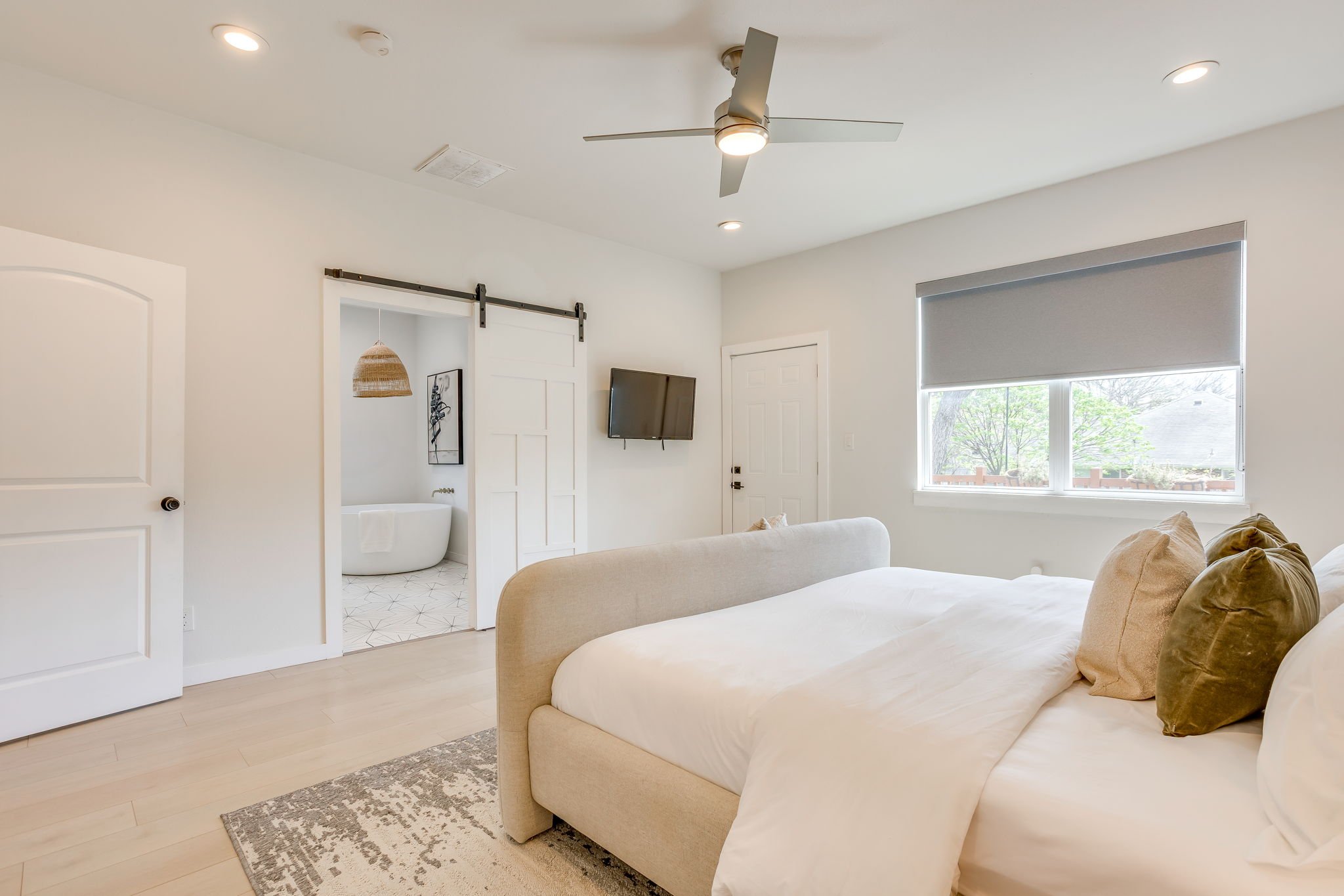 5614 Richmond Ave (61 of 71).jpg