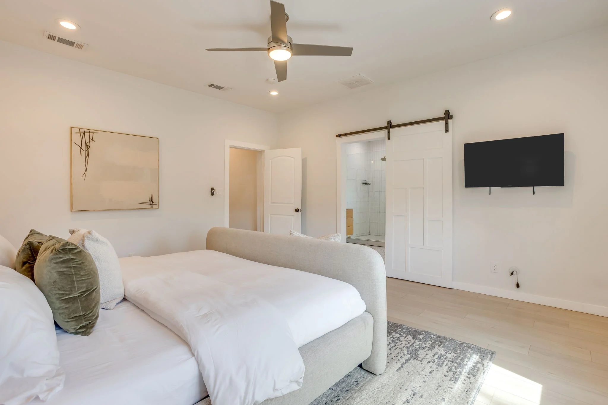 5614 Richmond Ave (63 of 71).jpg