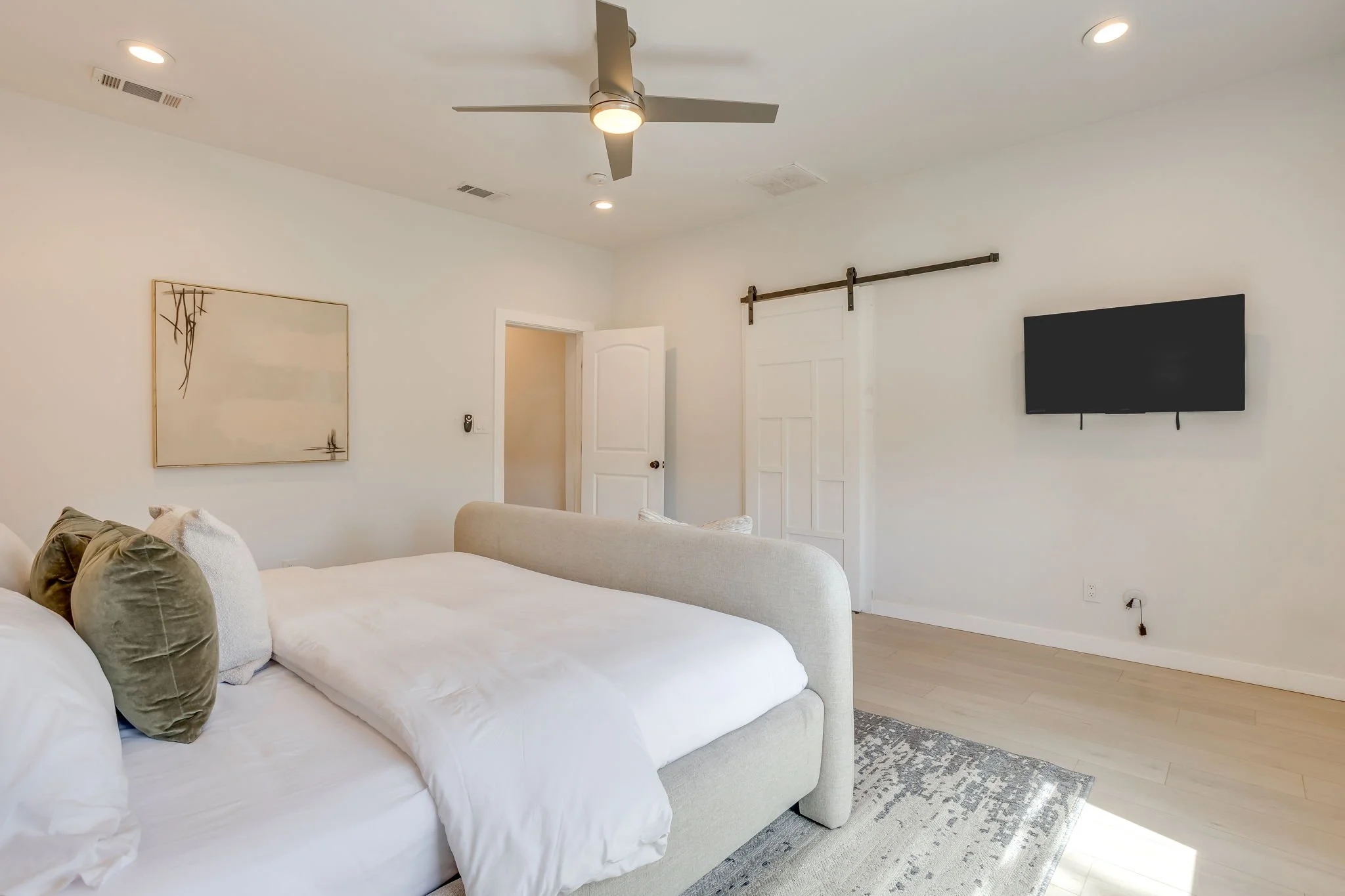 5614 Richmond Ave (64 of 71).jpg