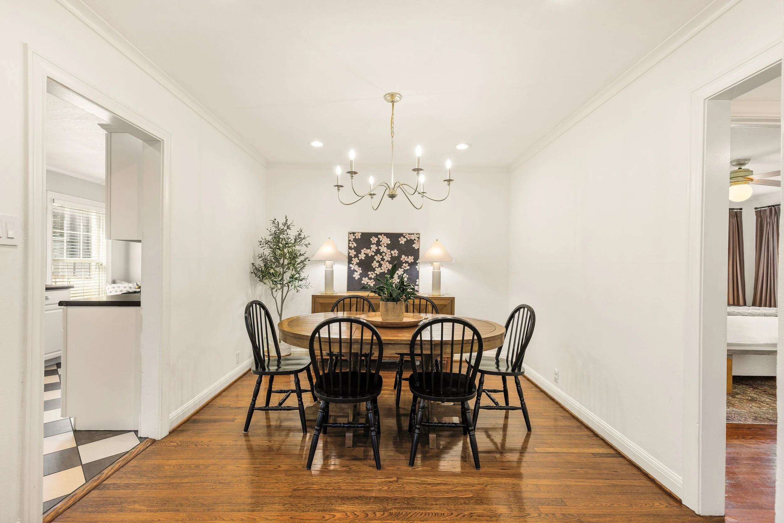 017 Dining Room - 4216 Locke.jpg