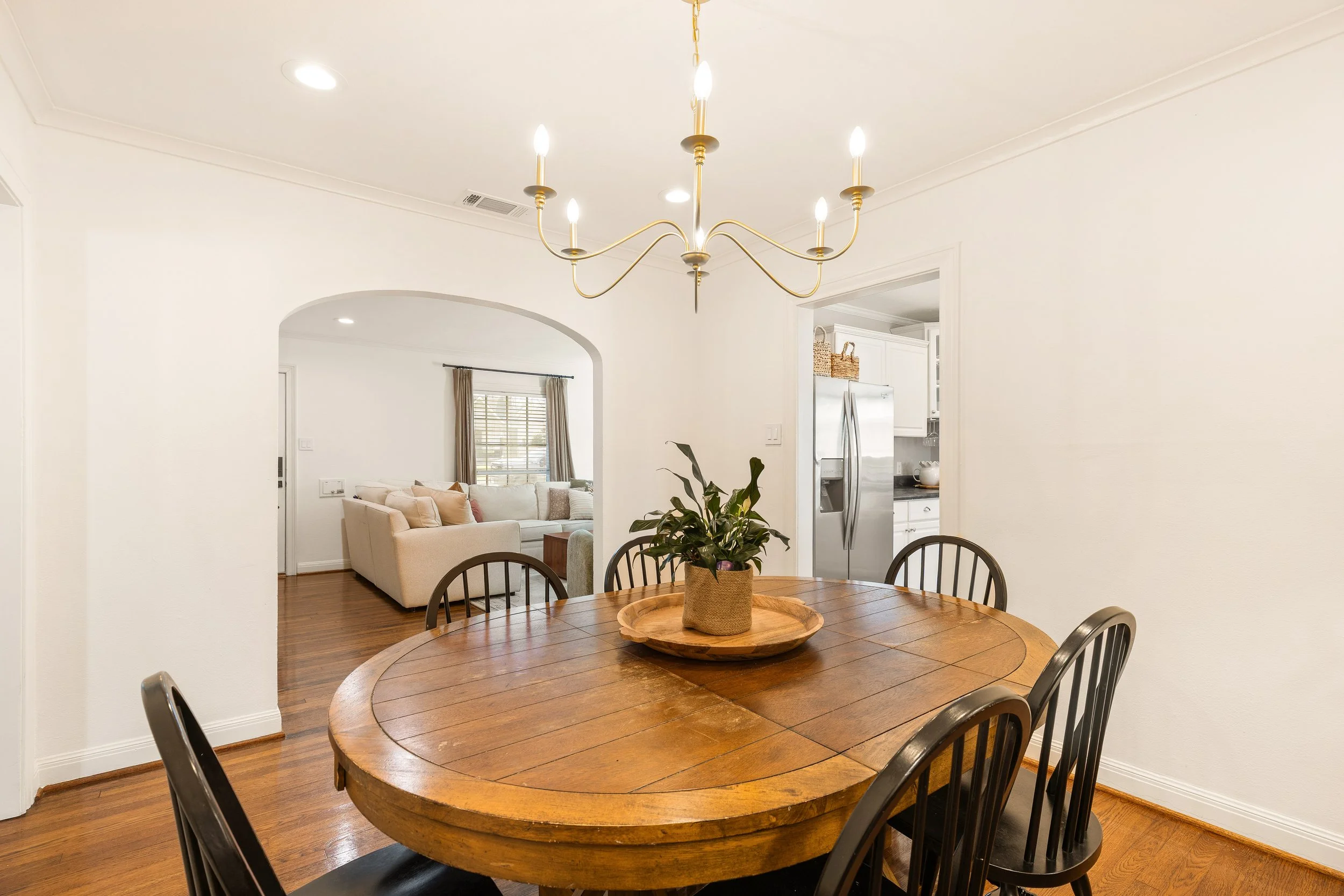020 Dining Room - 4216 Locke.jpg