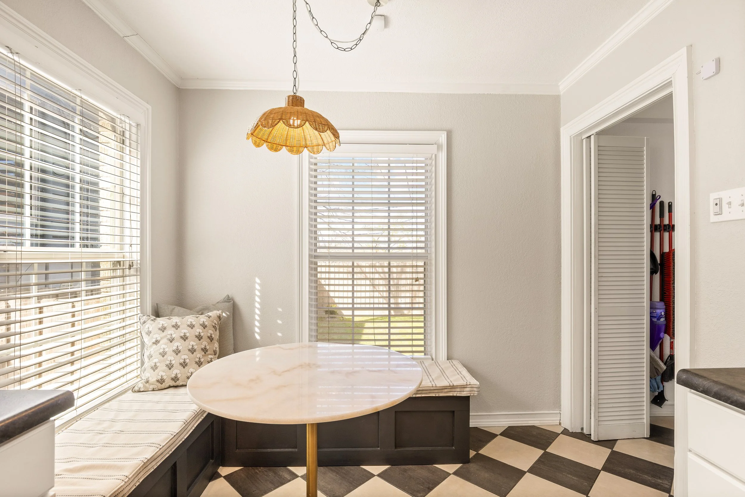 031 Breakfast - 4216 Locke.jpg