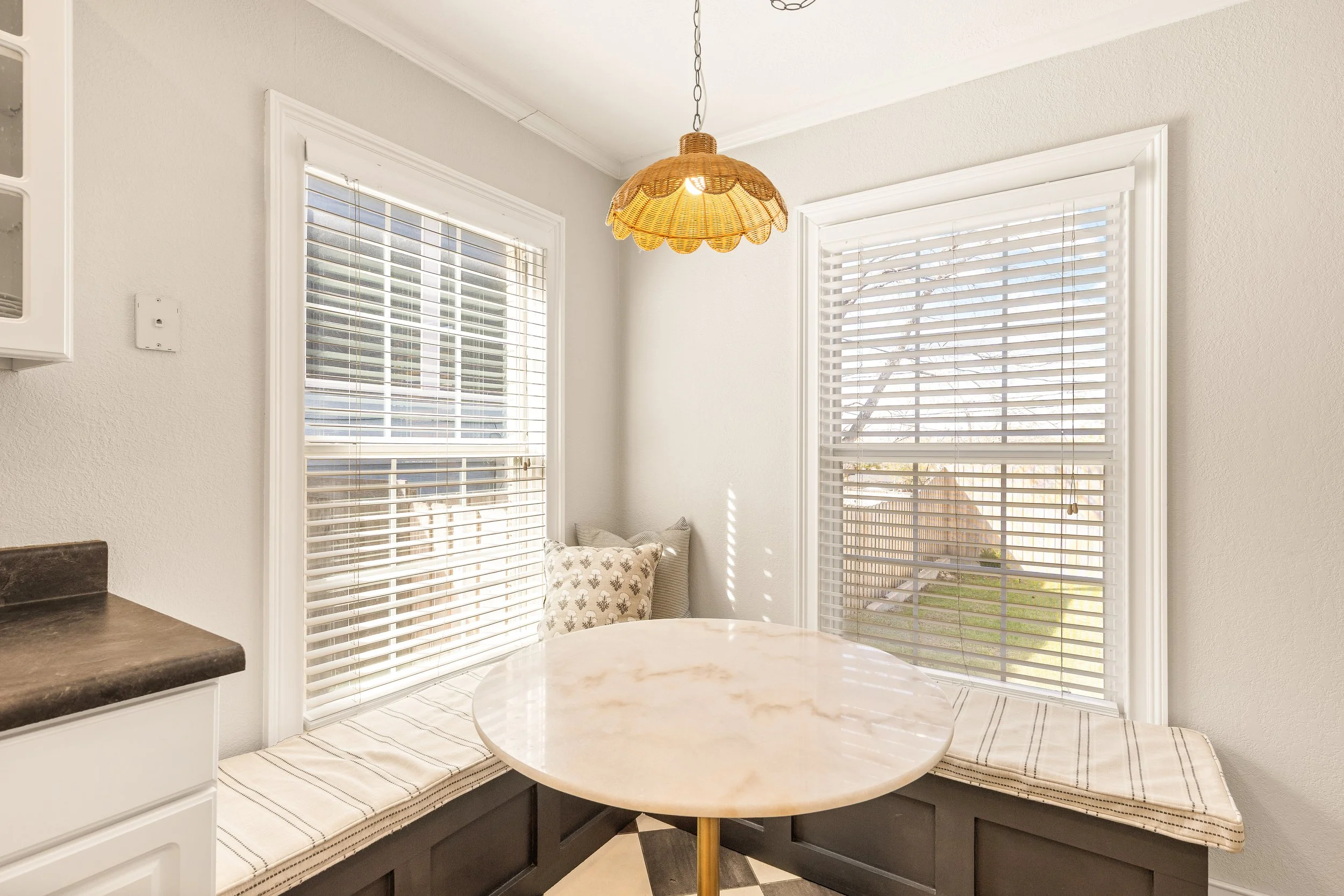 032 Breakfast - 4216 Locke.jpg