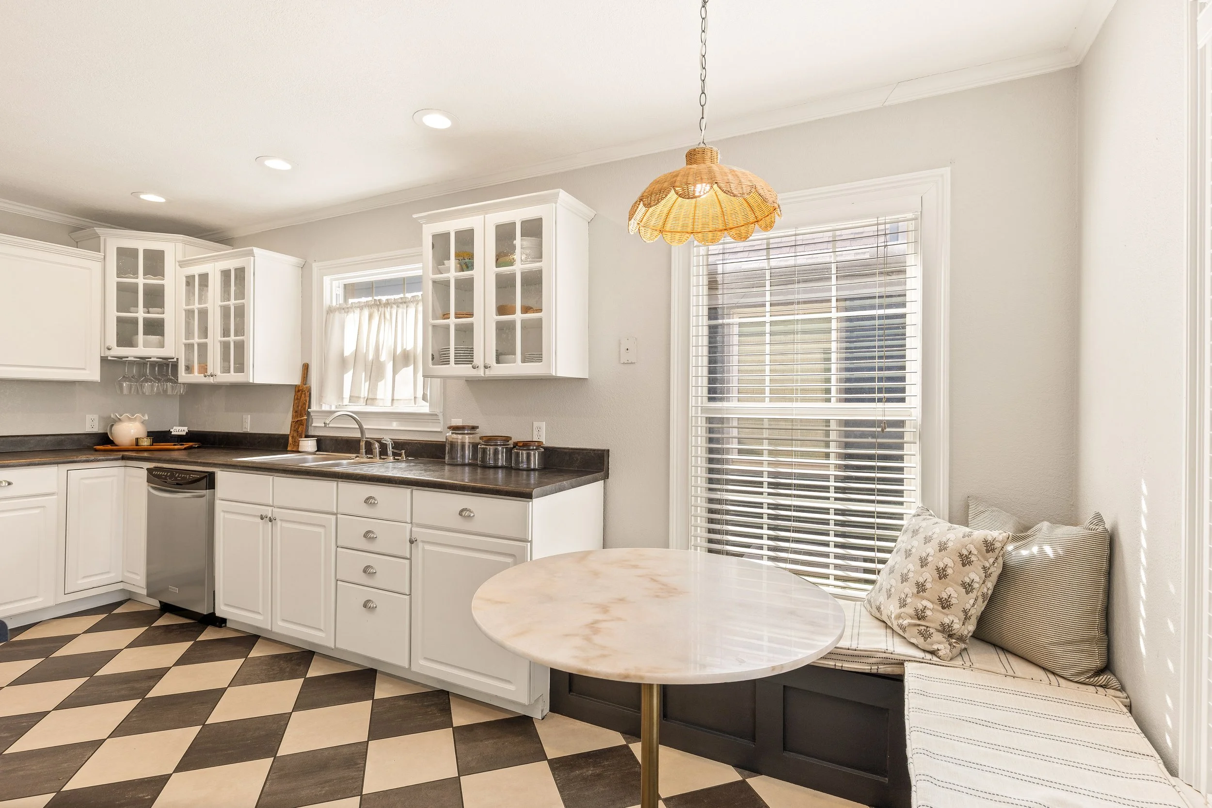 034 Breakfast - 4216 Locke.jpg