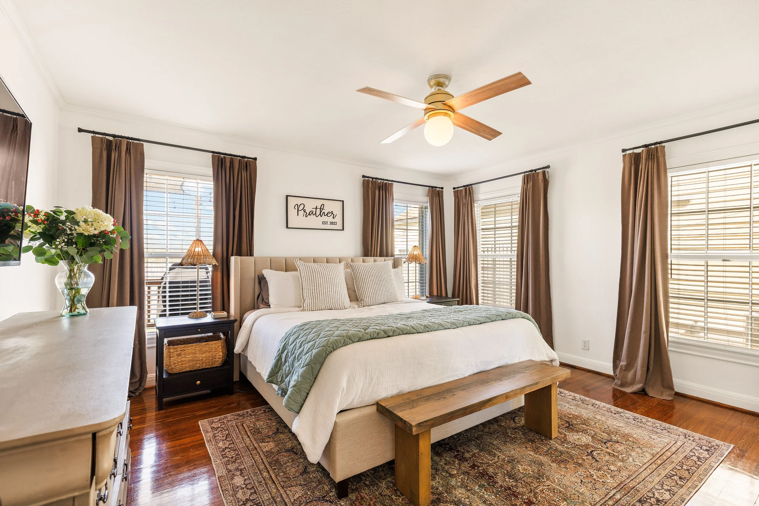 035 Primary Bedroom - 4216 Locke.jpg